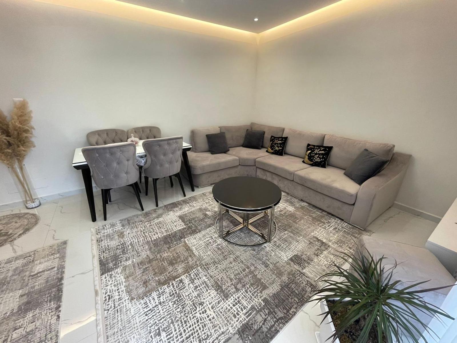 City View Apartment!