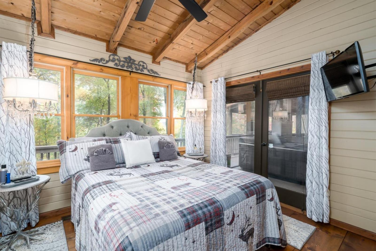 New Listing! The Laurel Mountain Chalet