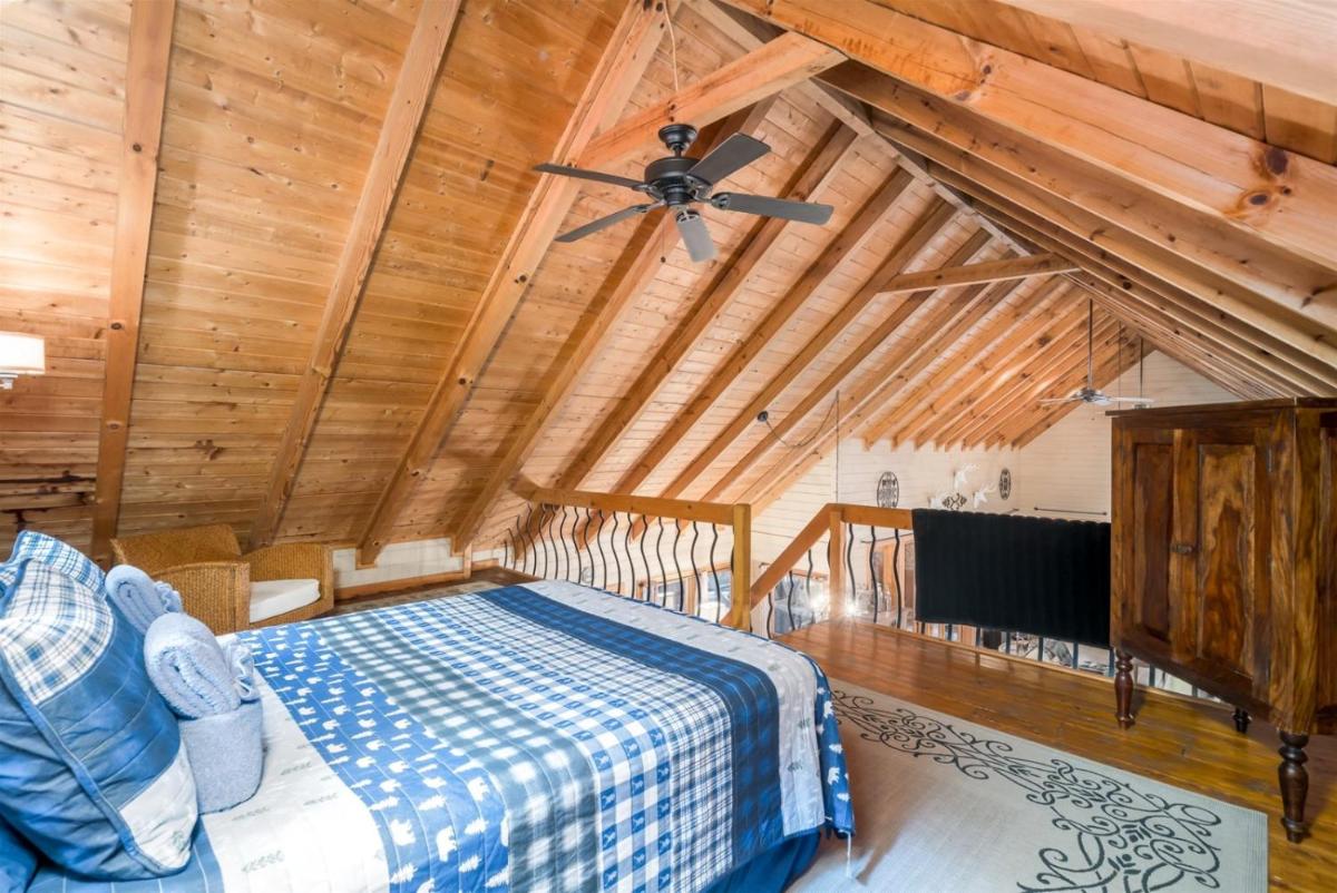 New Listing! The Laurel Mountain Chalet