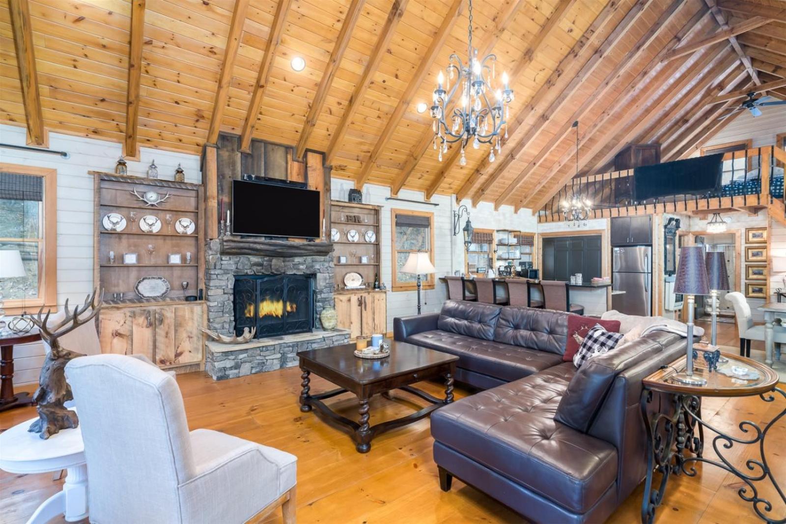 New Listing! The Laurel Mountain Chalet
