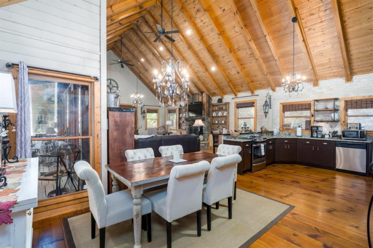 New Listing! The Laurel Mountain Chalet