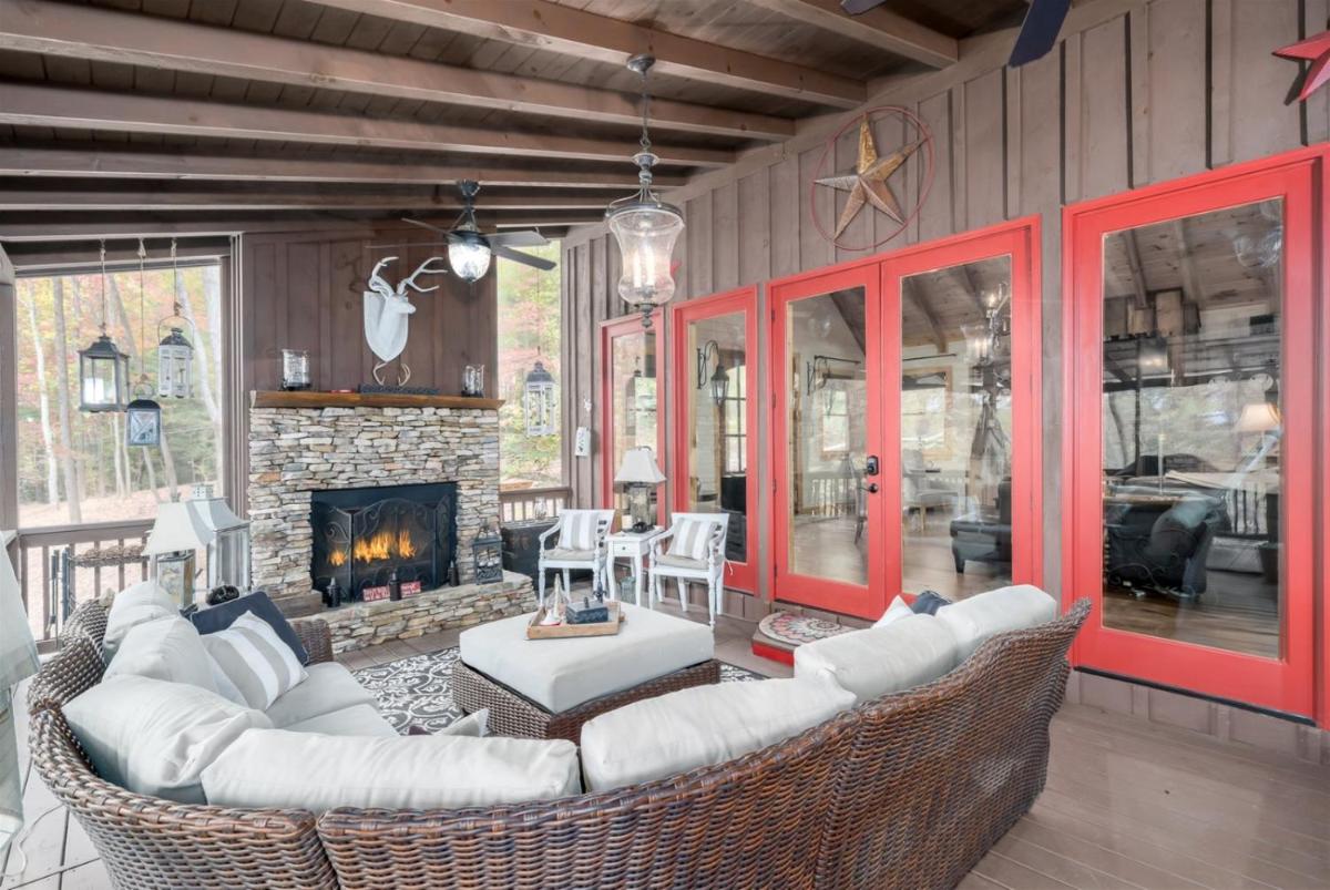 New Listing! The Laurel Mountain Chalet