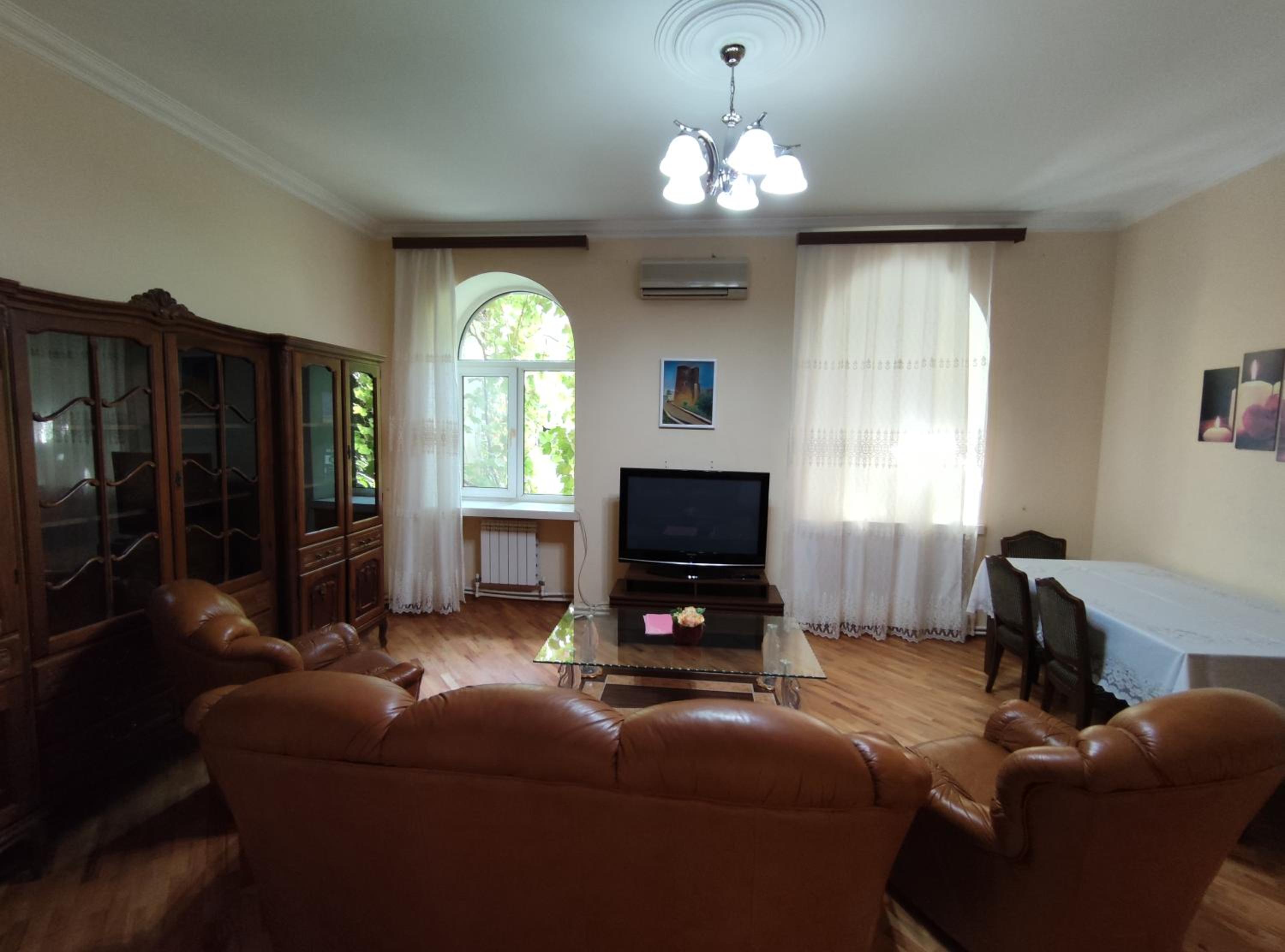 4 rooms cosy apartment in architectural monument of history and culture building of local significance of Azerbaijan.