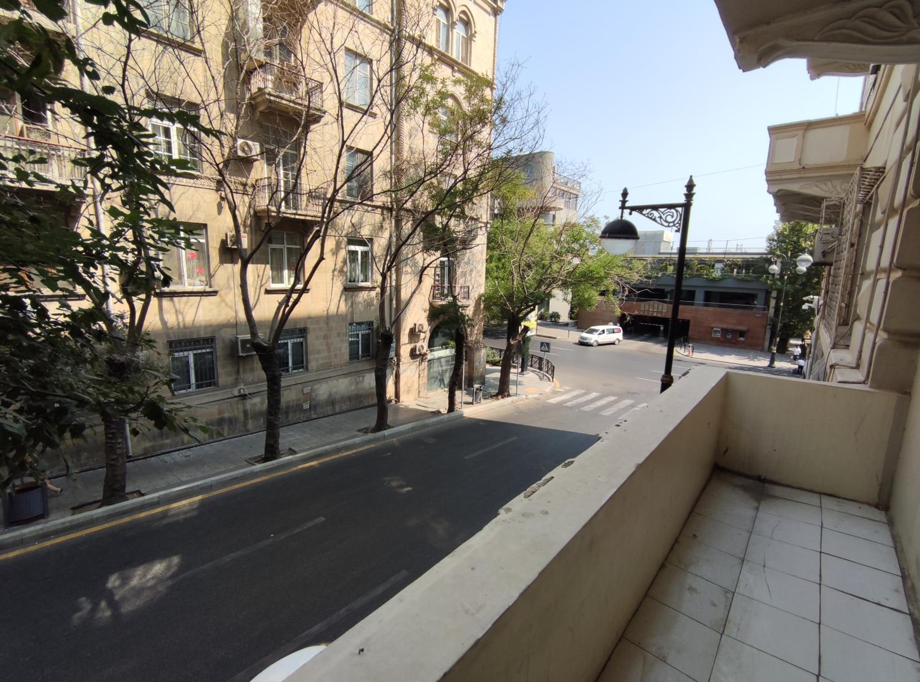 4 rooms cosy apartment in architectural monument of history and culture building of local significance of Azerbaijan.