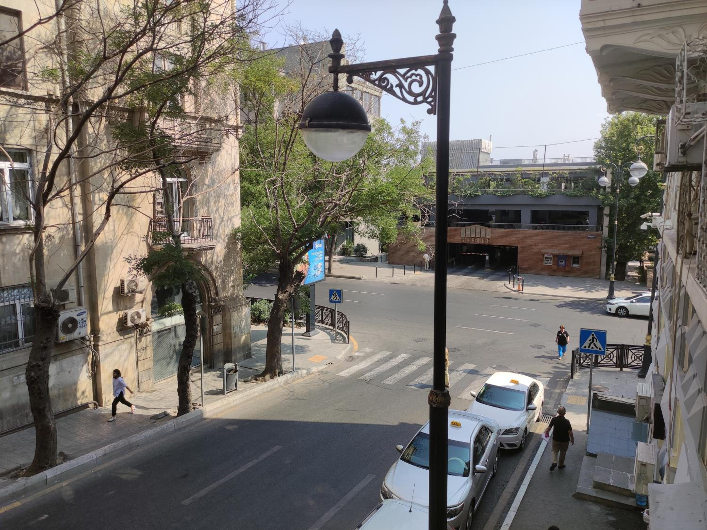 4 rooms cosy apartment in architectural monument of history and culture building of local significance of Azerbaijan.