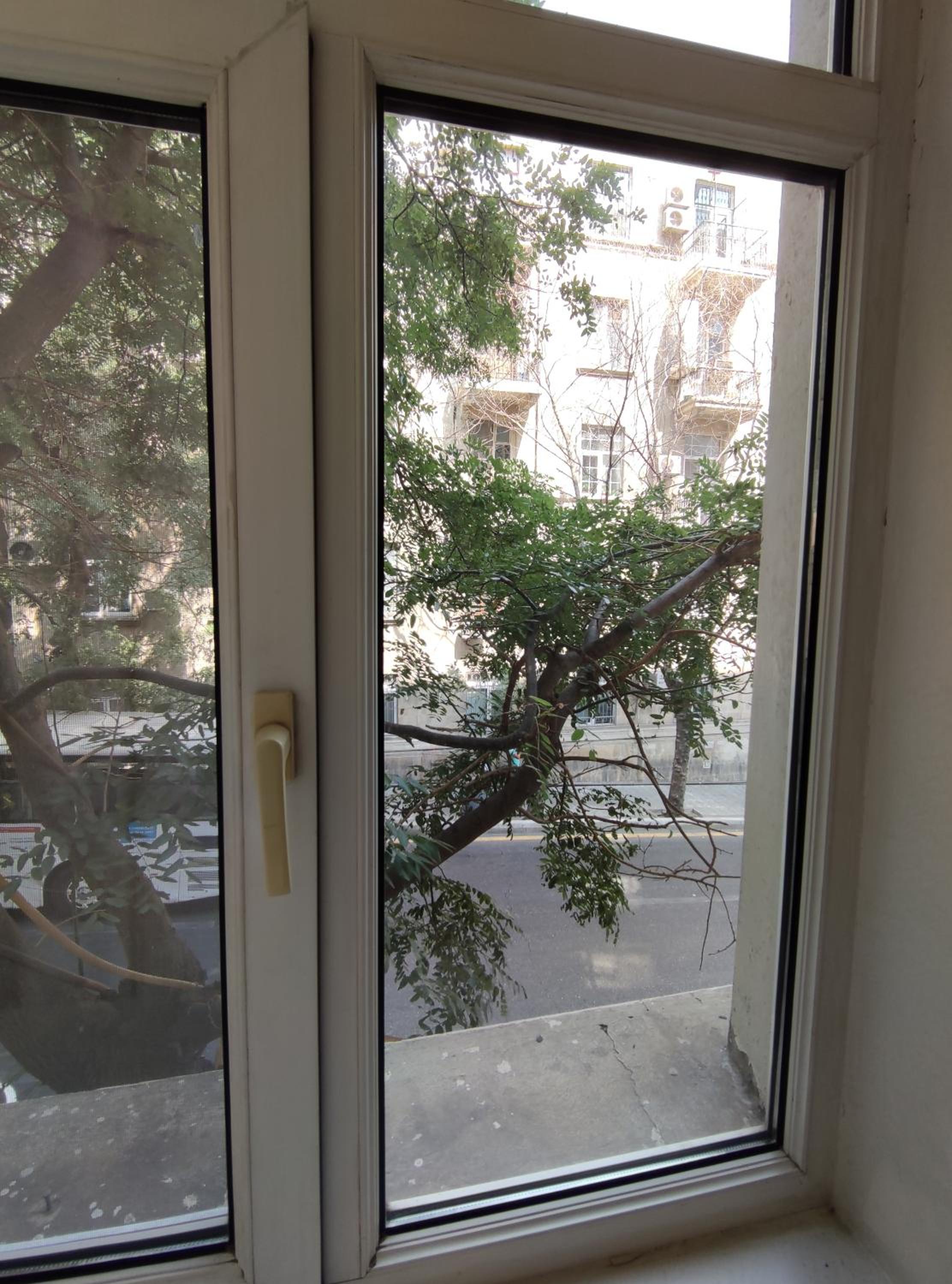 4 rooms cosy apartment in architectural monument of history and culture building of local significance of Azerbaijan.