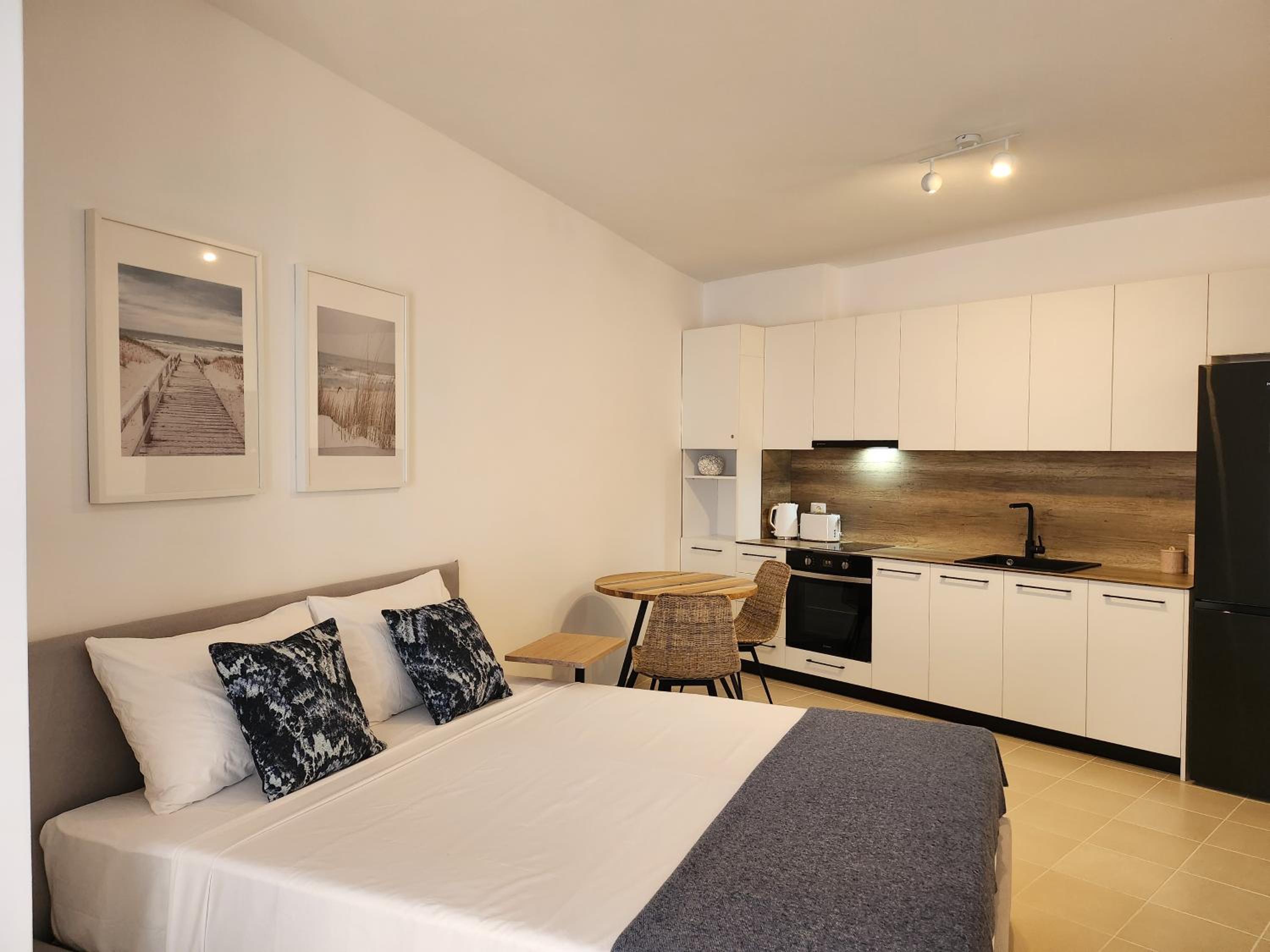 ELISOS Studio Apartment