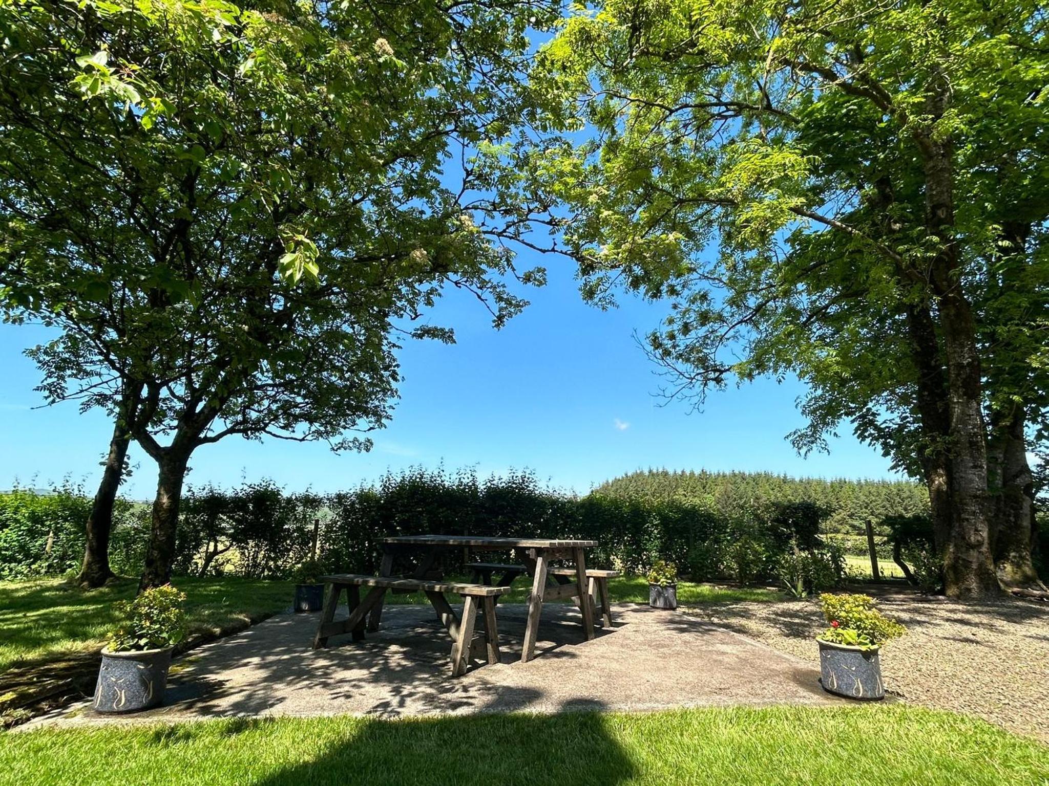 Luxury Garden Cottage view 2