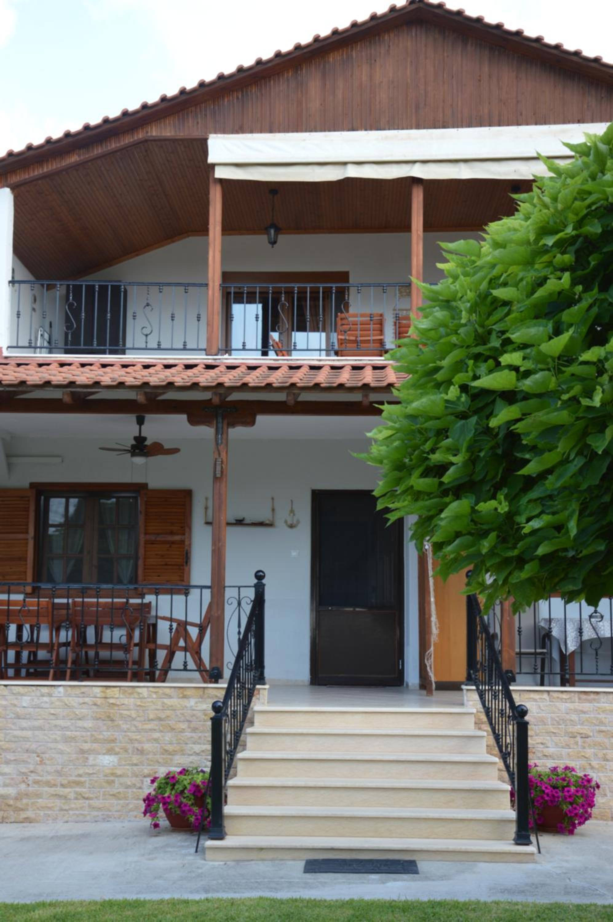 Sandy Coast Apartments view 3