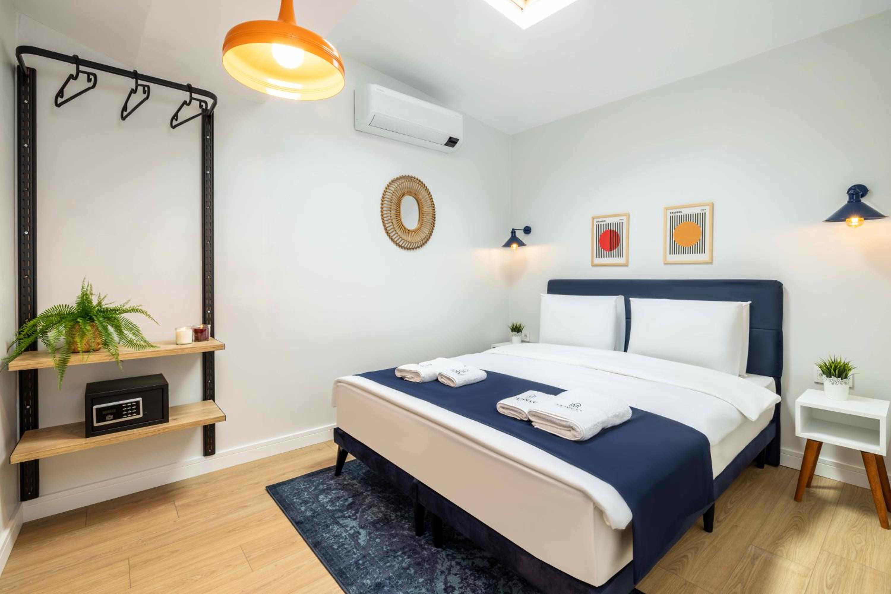 Monnas Suite - Image 168