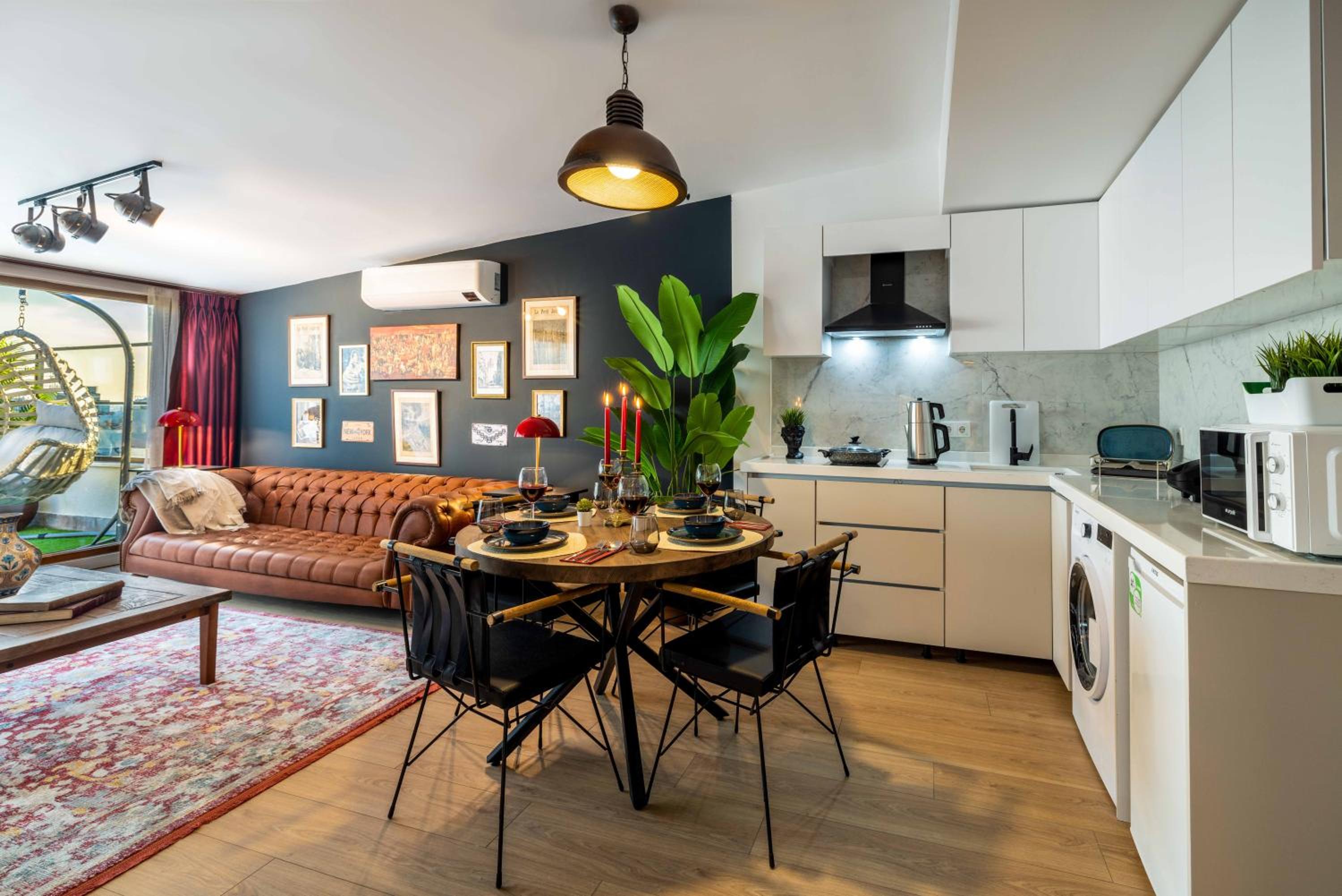 Monnas Suite - Image 171