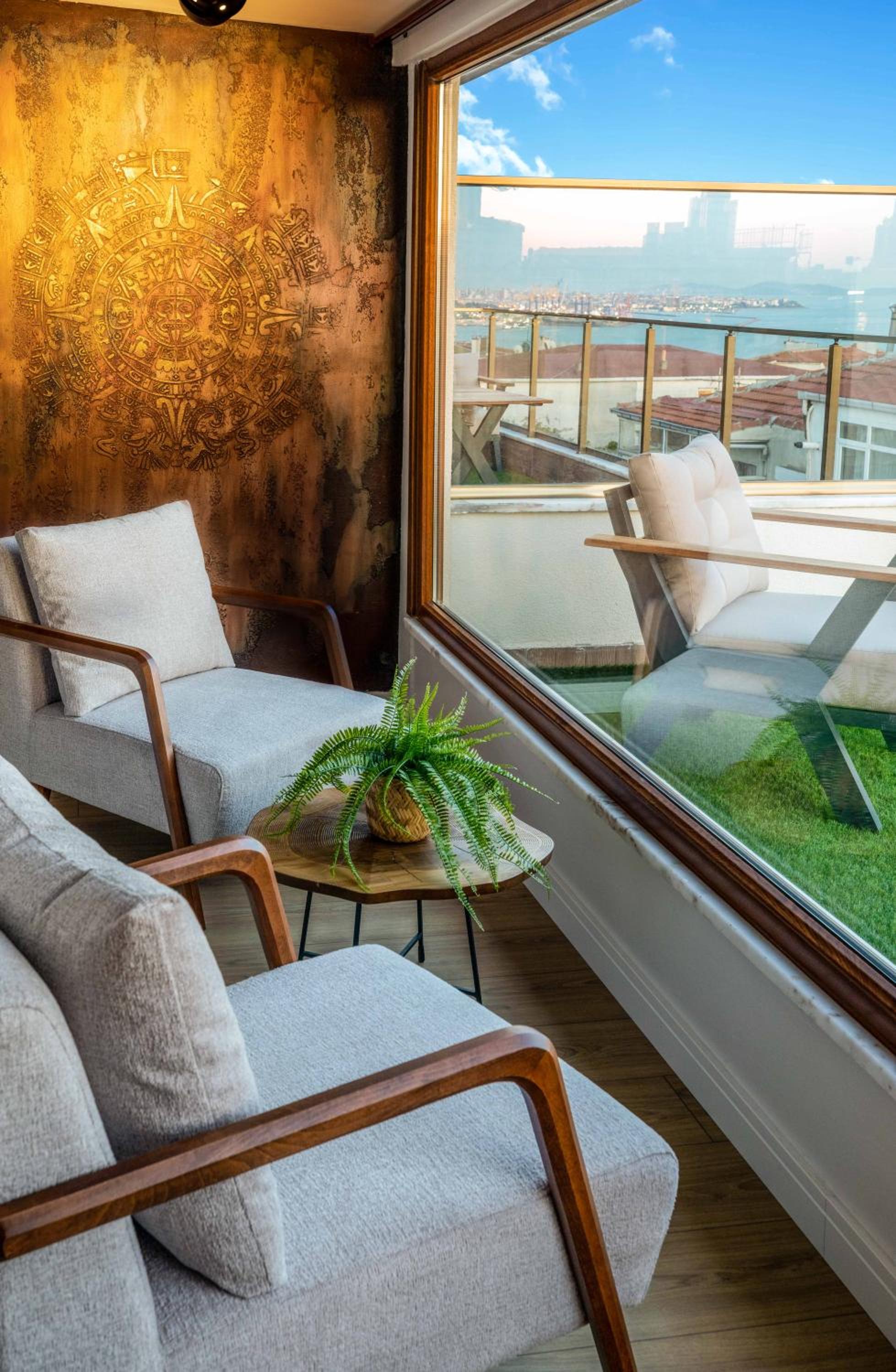 Monnas Suite - Image 72