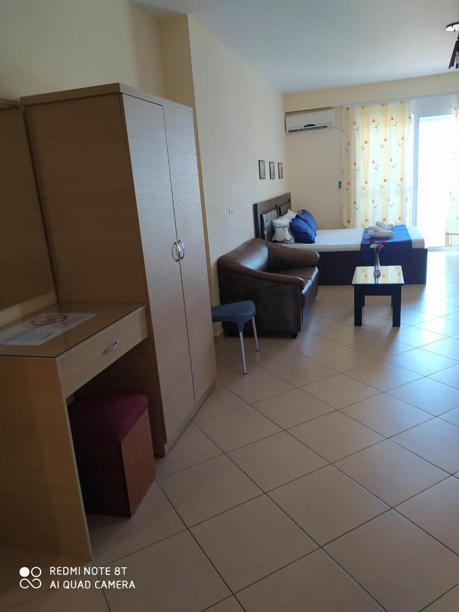 Summer Life Apartments