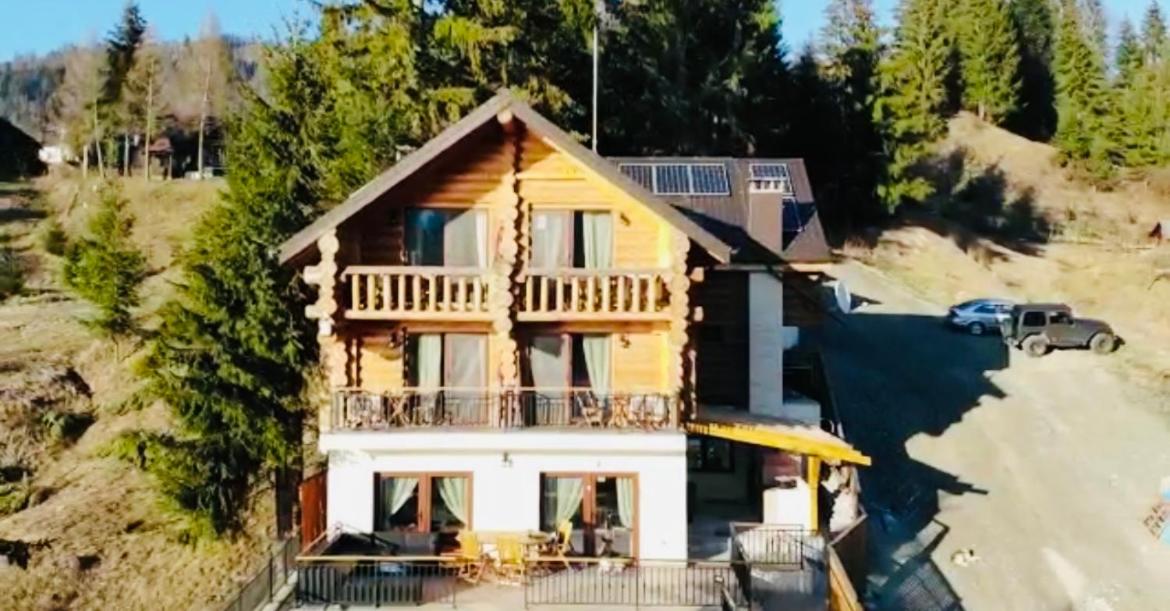 Chalet du Lac view 4