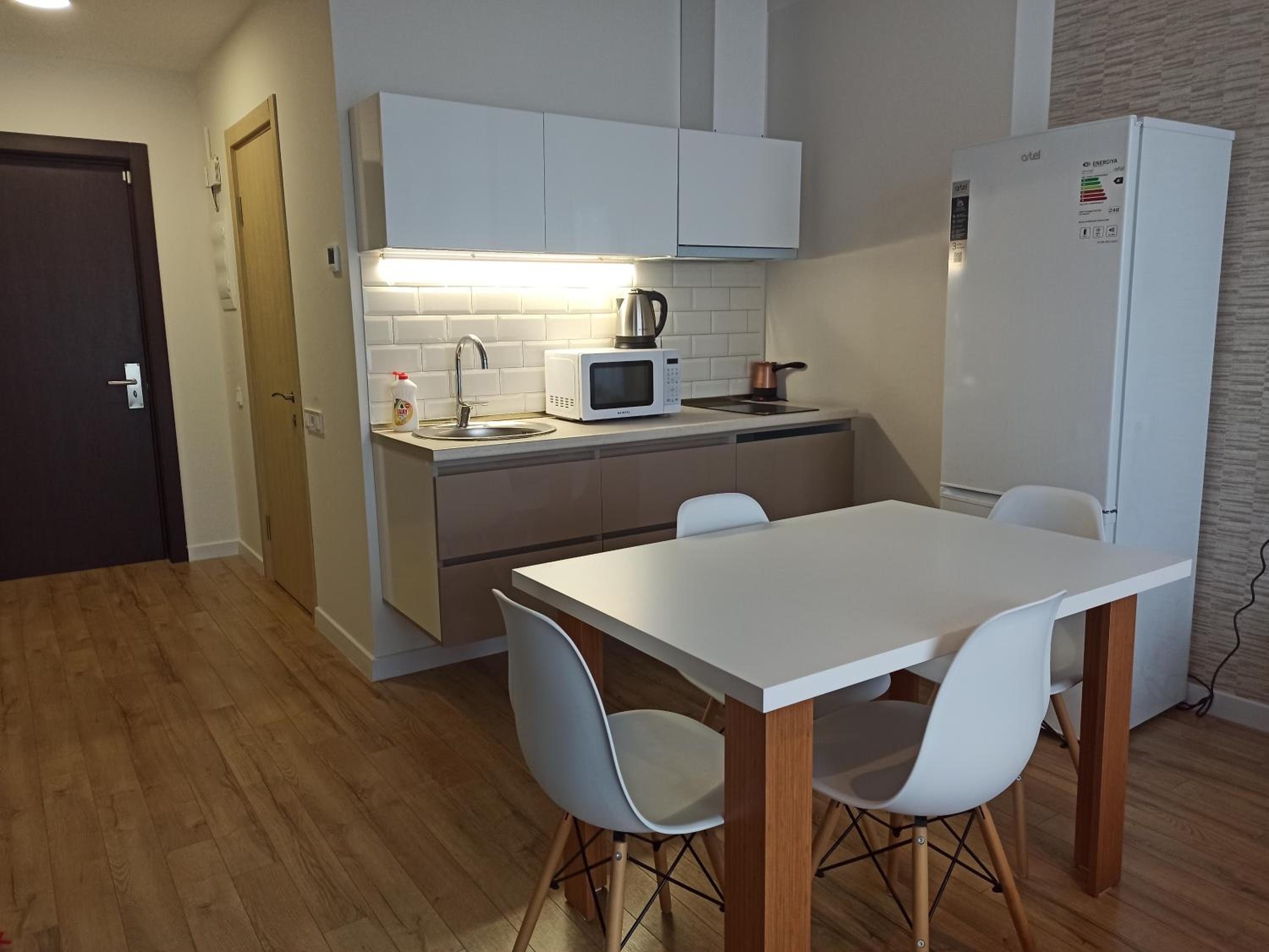 Spacious Stylish Studio With Pool and Jacuzzi view 3