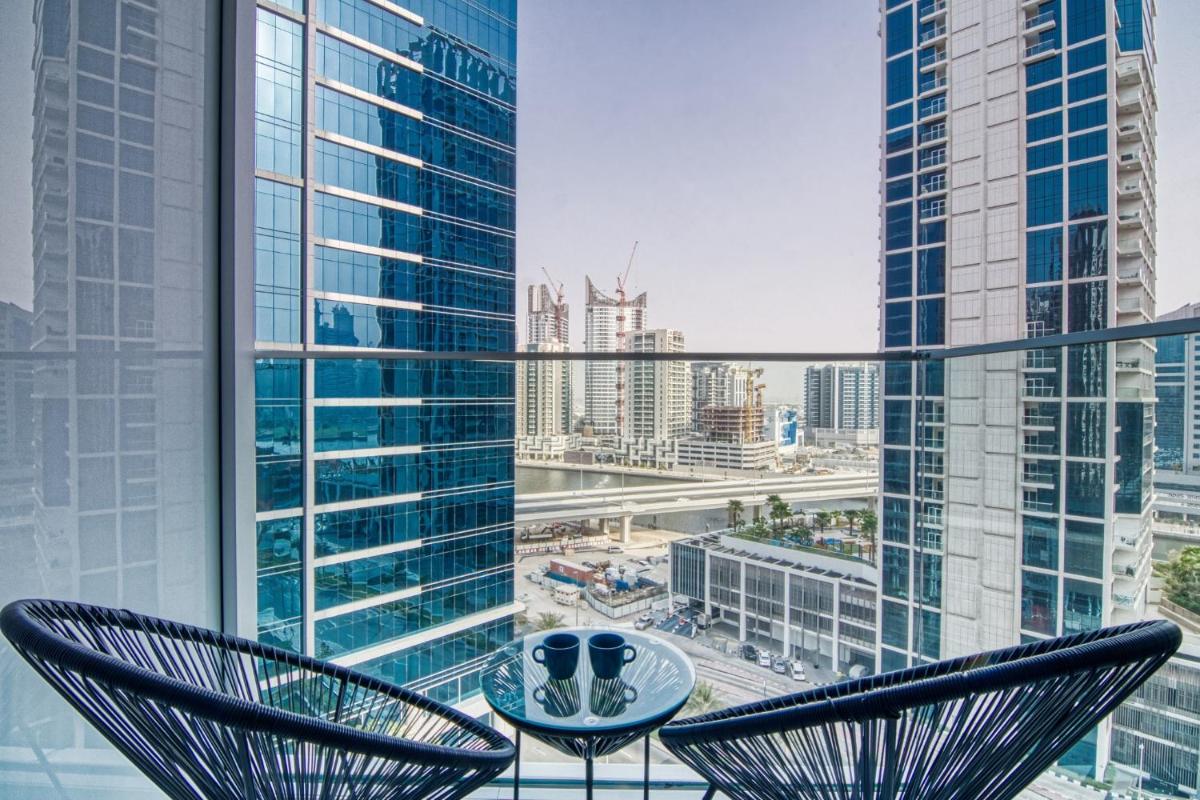 Luxury Studios with Burj Khalifa & Canal View in Downtown - Marquise Square Tower