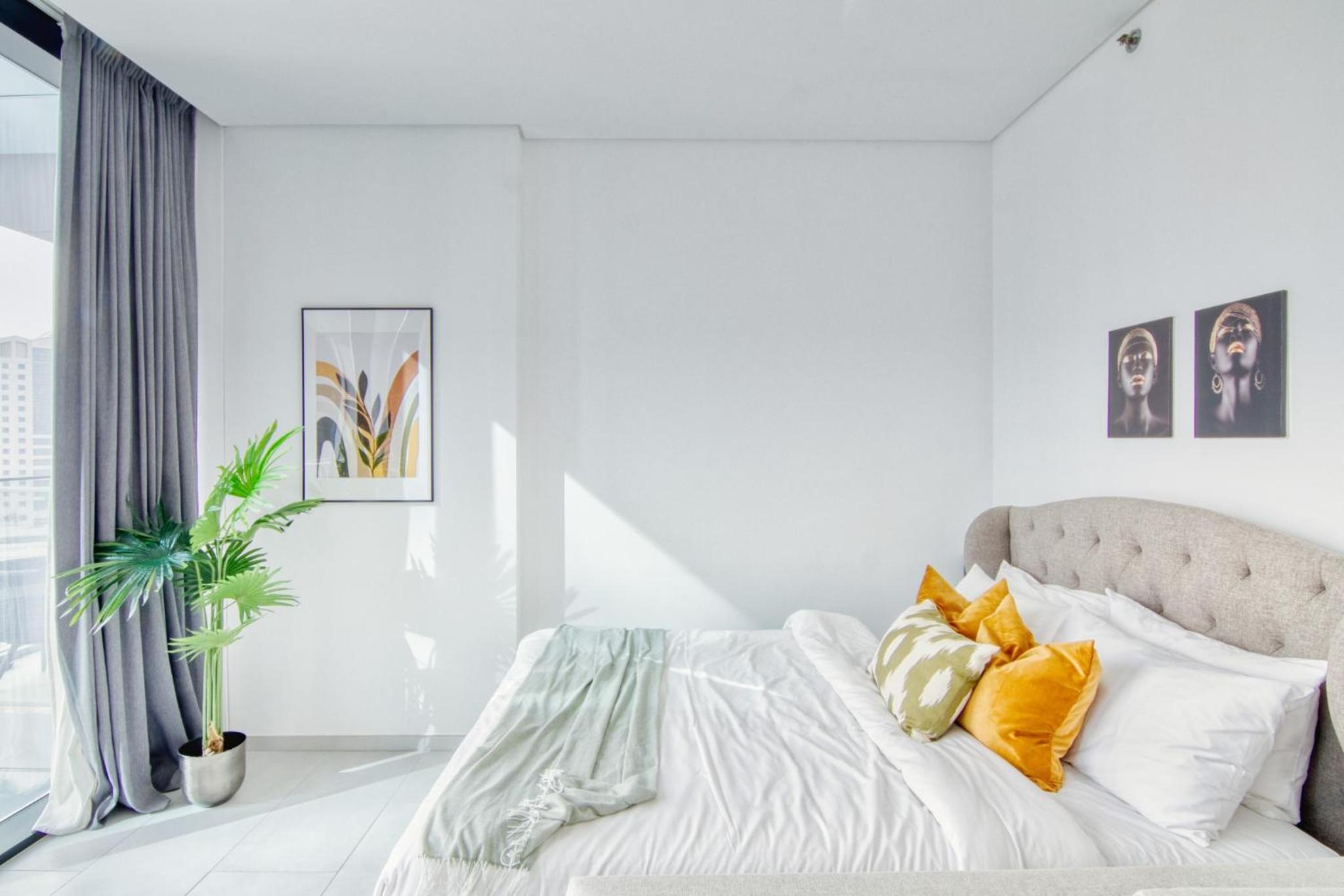 Luxury Studios with Burj Khalifa & Canal View in Downtown - Marquise Square Tower