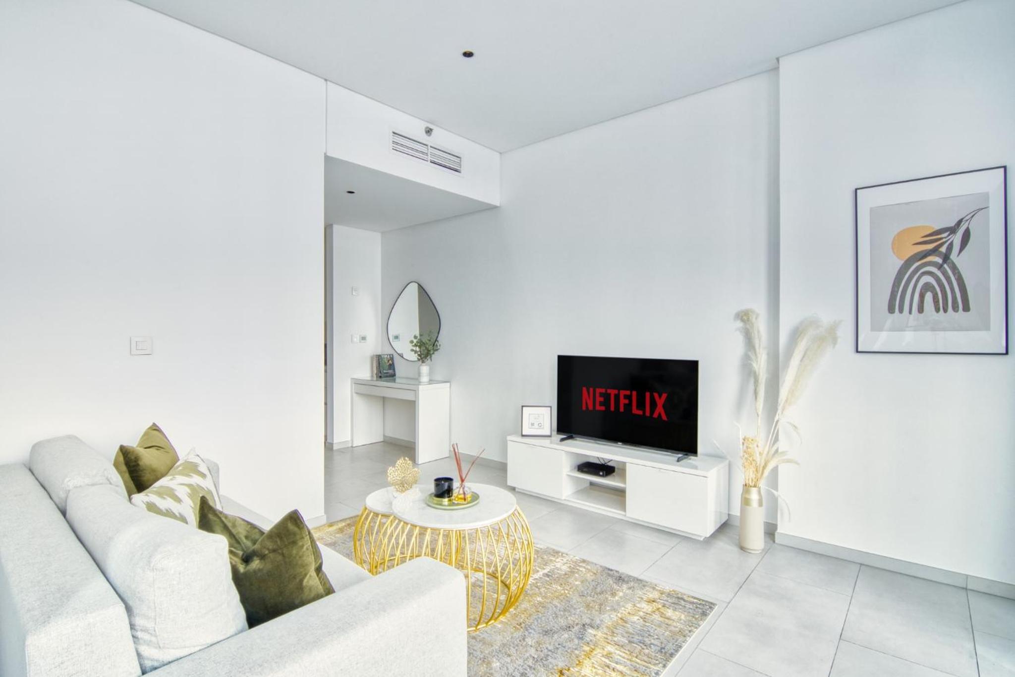 Luxury Studios with Burj Khalifa & Canal View in Downtown - Marquise Square Tower