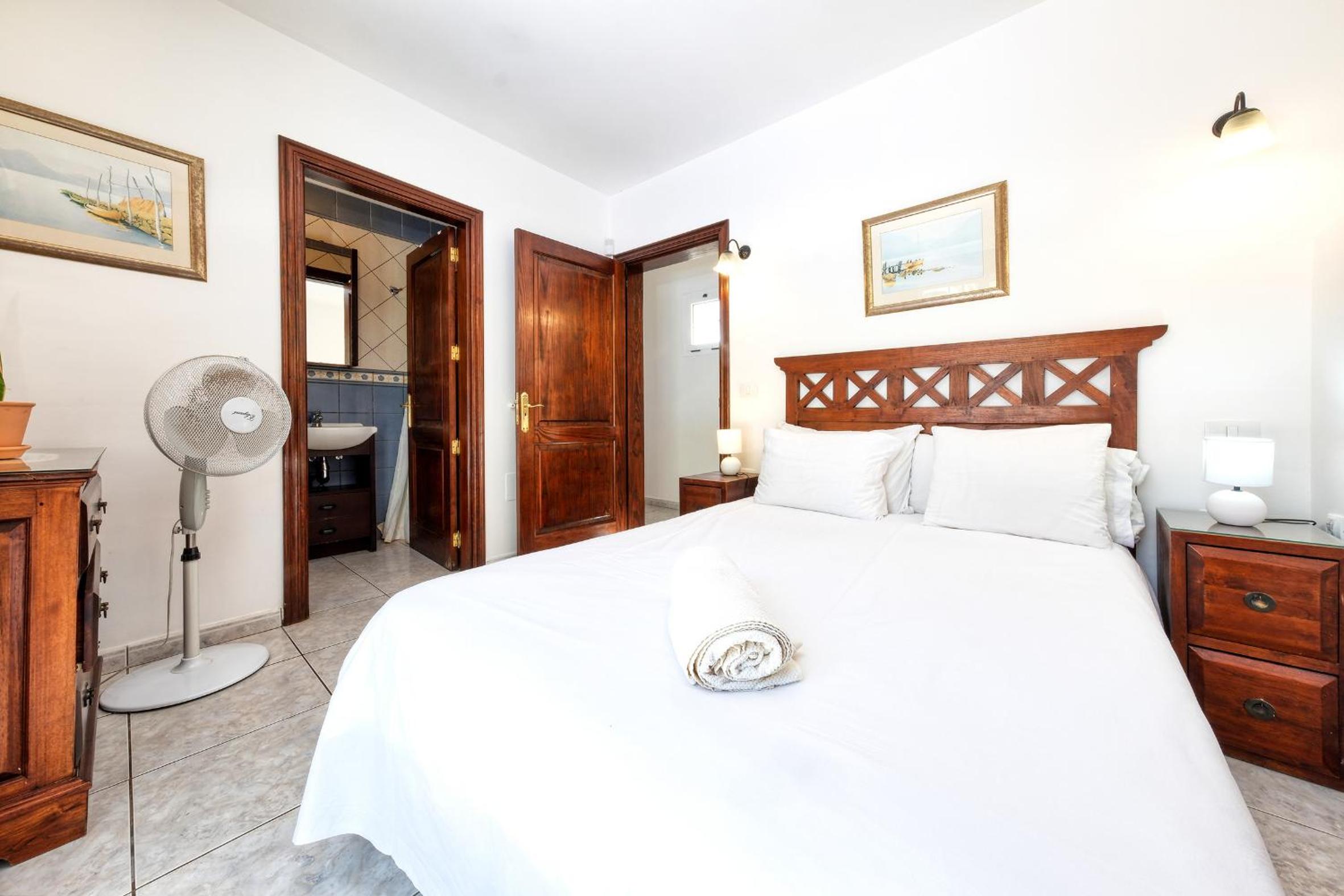 Casa El Paraiso - Private Pool, Jacuzzi, Air-con and BBQ By Lanzarote Vacation Homes