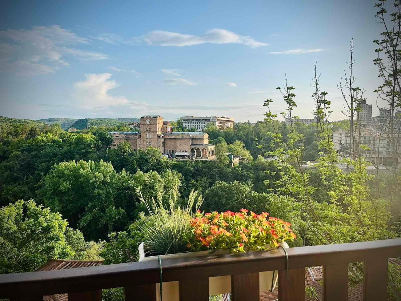 The Green Guest House-Amazing View, Top Location, Entire House