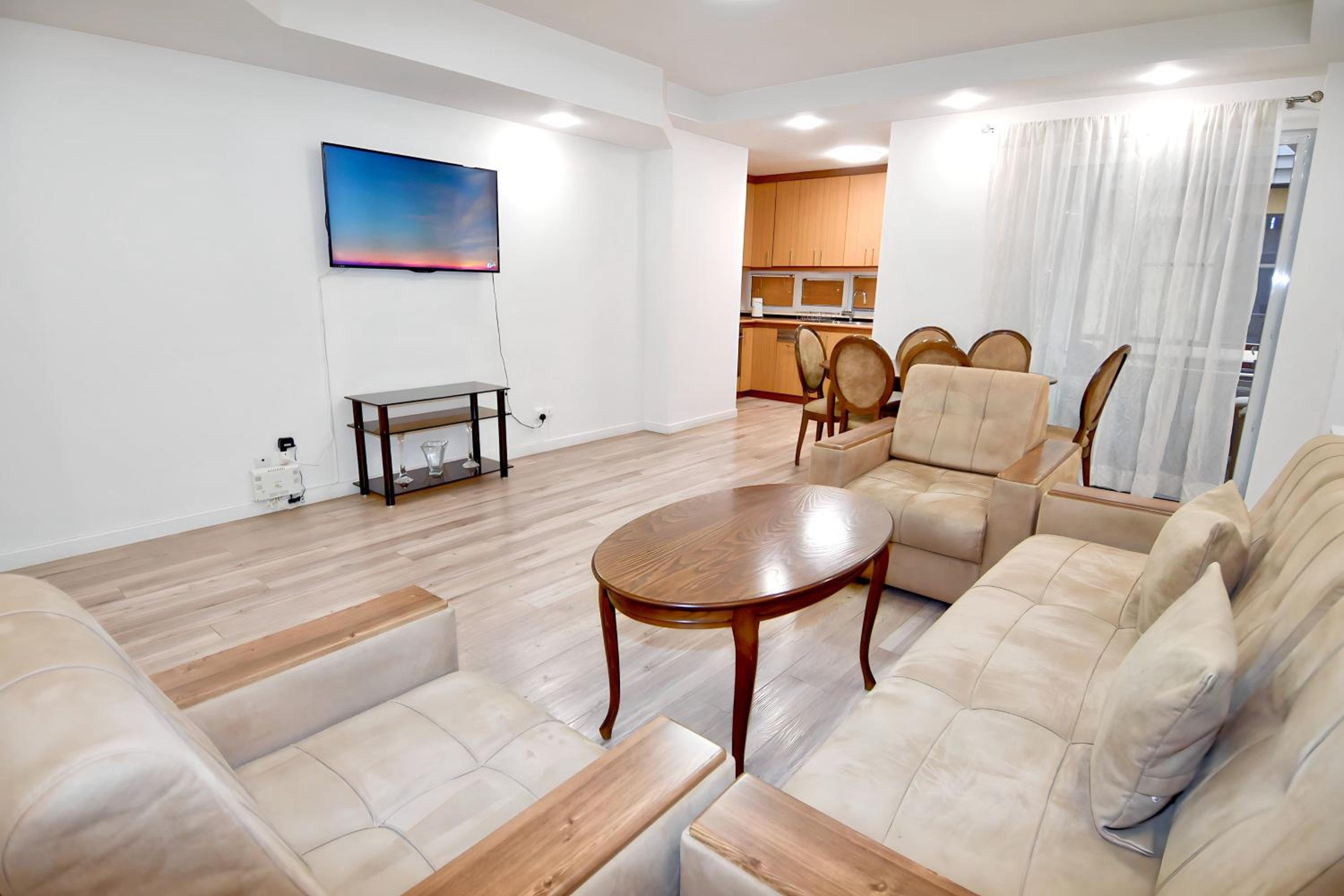 Prime Apartment On Aram Street,2 Bedrooms,2 Bathrooms,Open Balcony