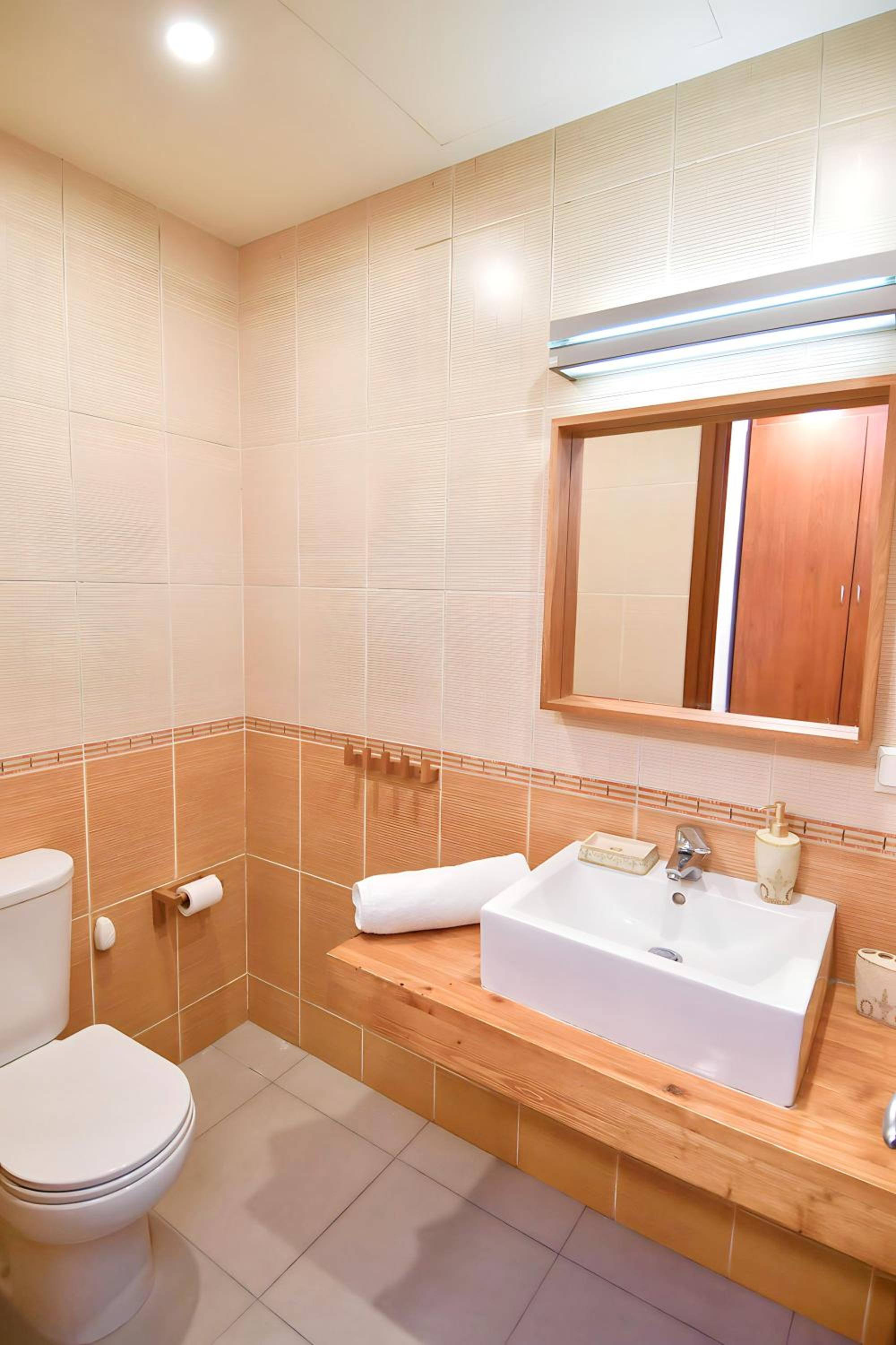 Prime Apartment On Aram Street,2 Bedrooms,2 Bathrooms,Open Balcony