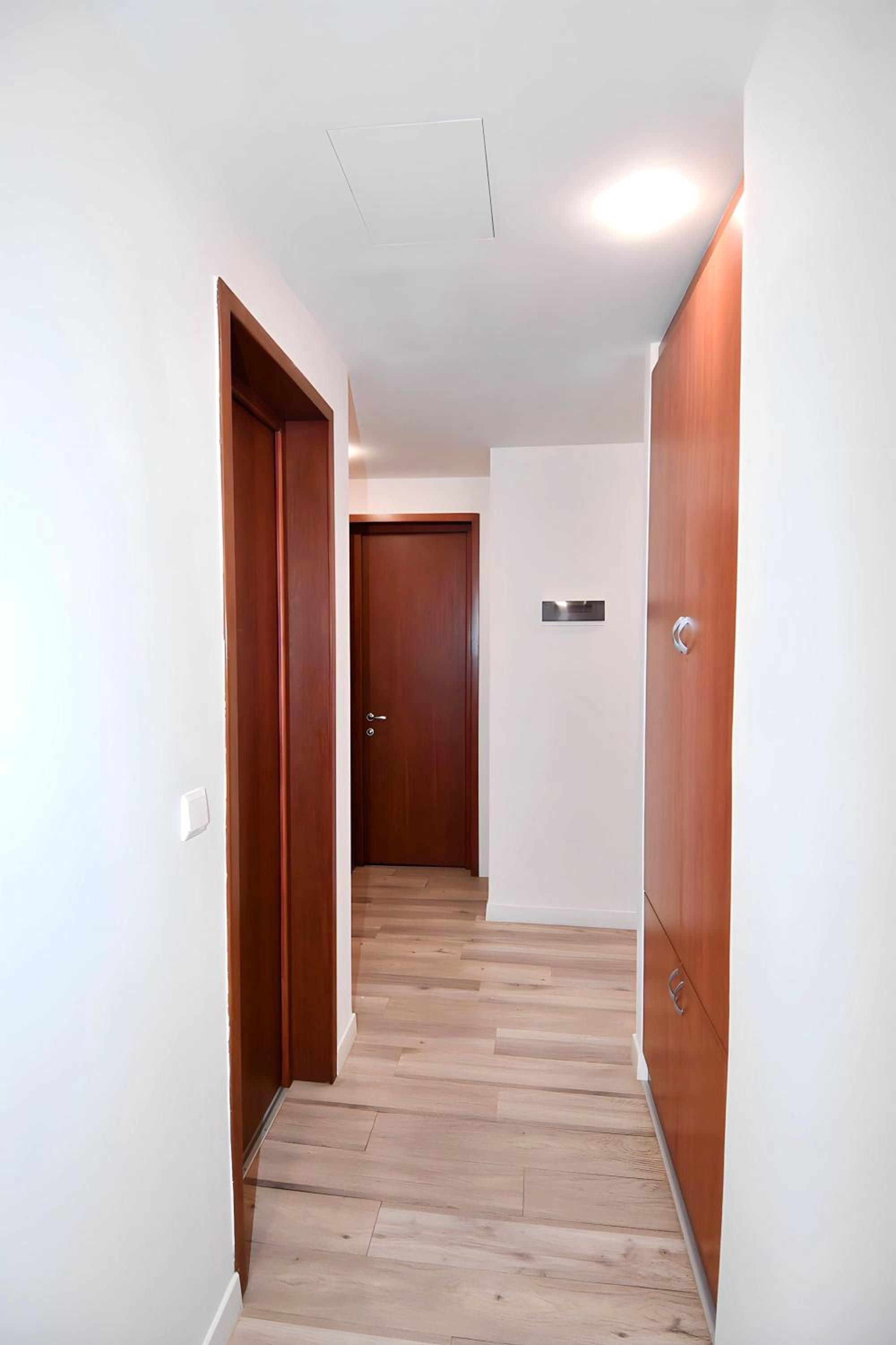 Prime Apartment On Aram Street,2 Bedrooms,2 Bathrooms,Open Balcony