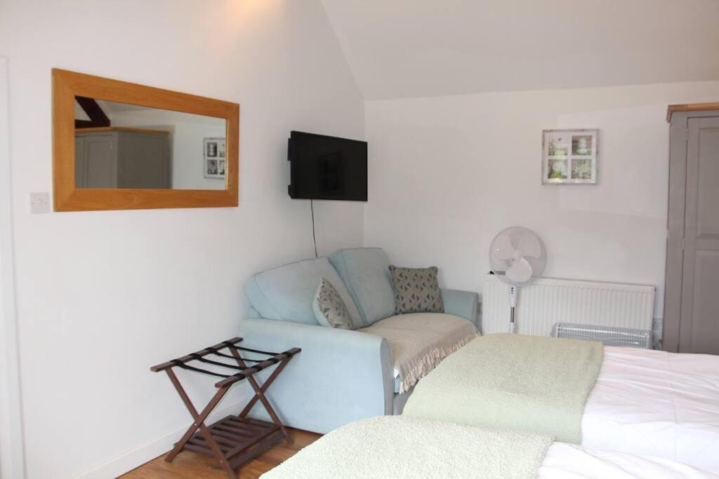 Peaceful and tranquil 2 bedroom Deer Cottage view 4