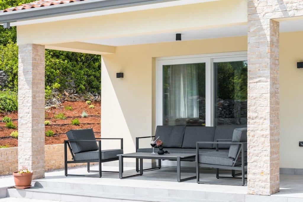 Villa Fortuna - Private Pool and Garden Retreat