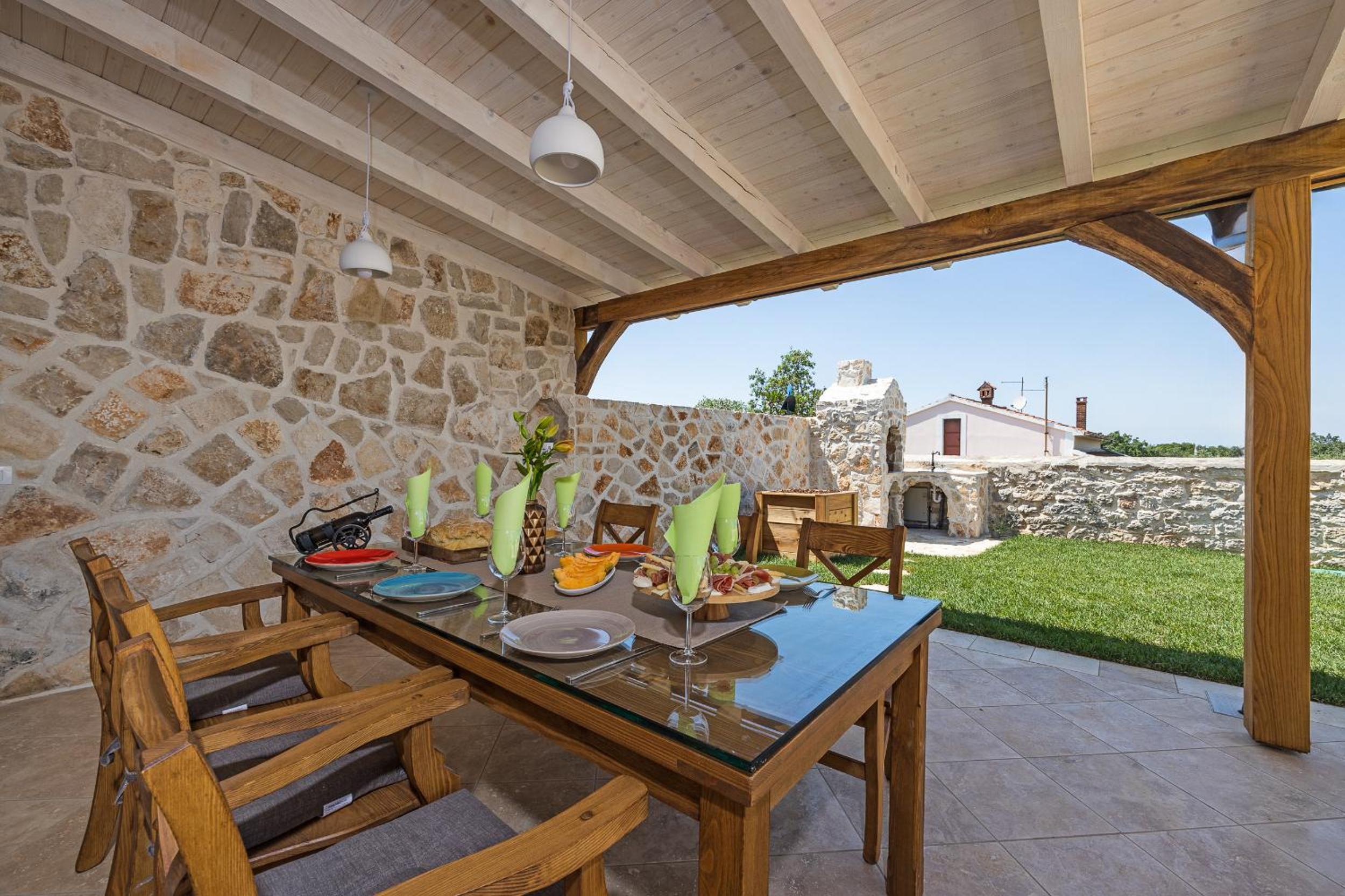 Stone house Dijana Istria Sveti Lovrec view 2