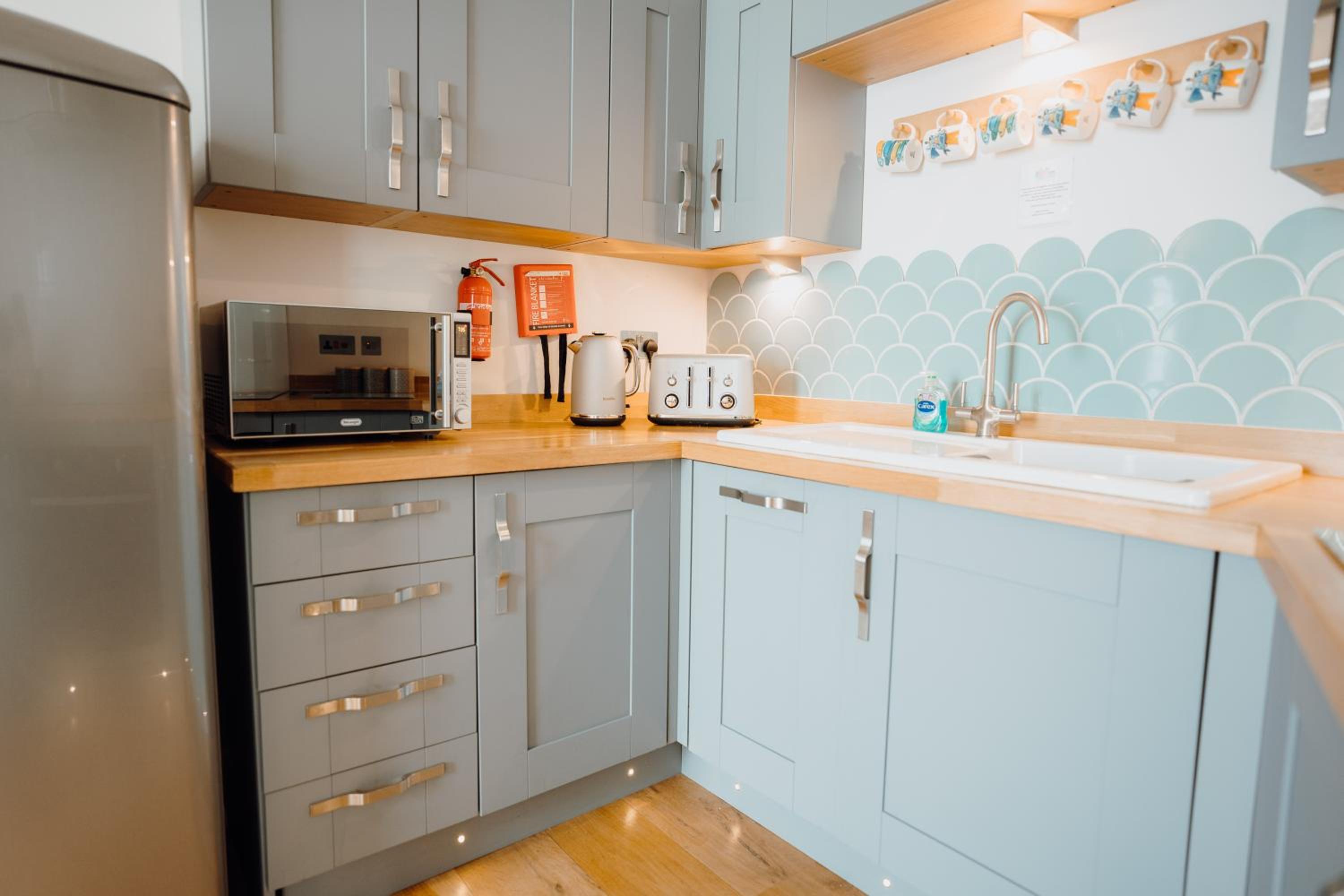 Lofty, elevated luxury apartment at Tenby Harbour view 5