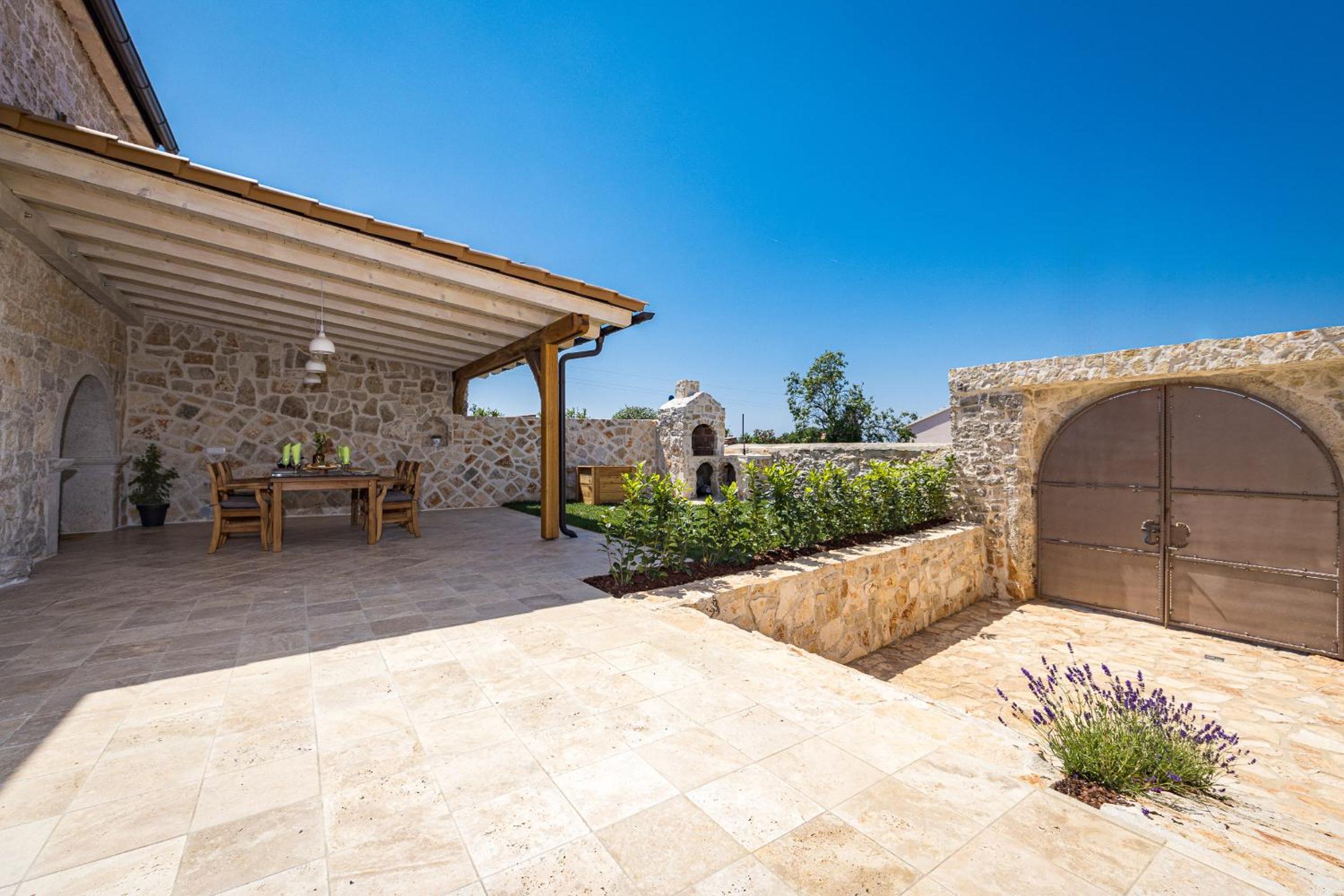 Stone house Dijana Istria Sveti Lovrec view 5