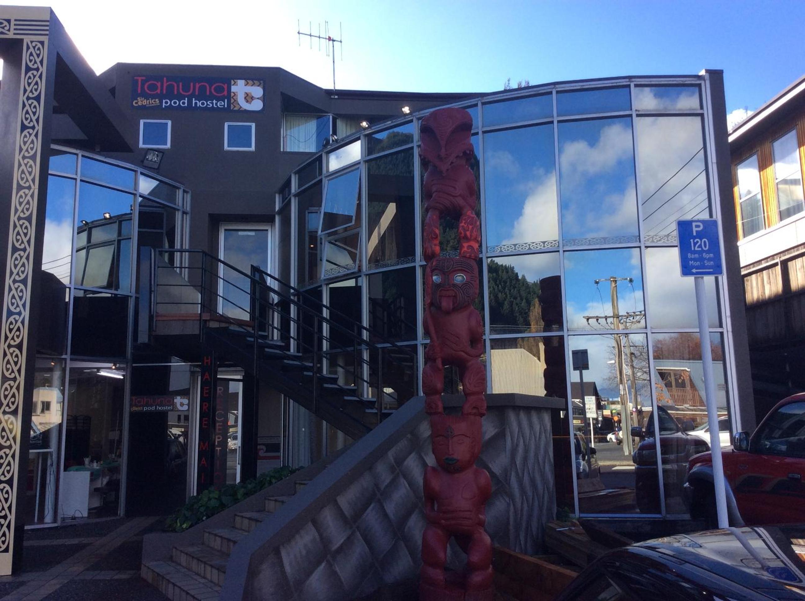 Tahuna Pod Hostel