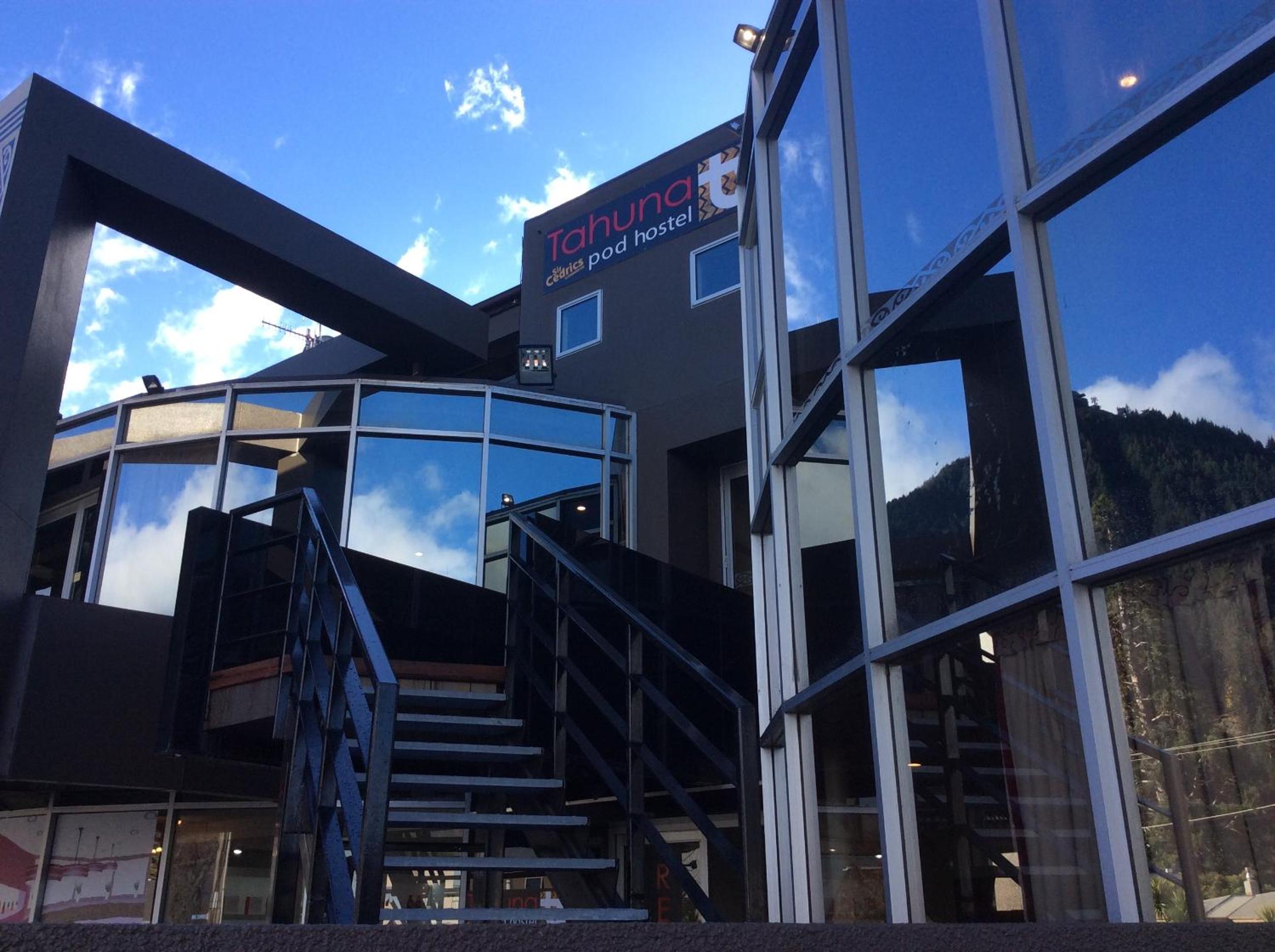 Tahuna Pod Hostel