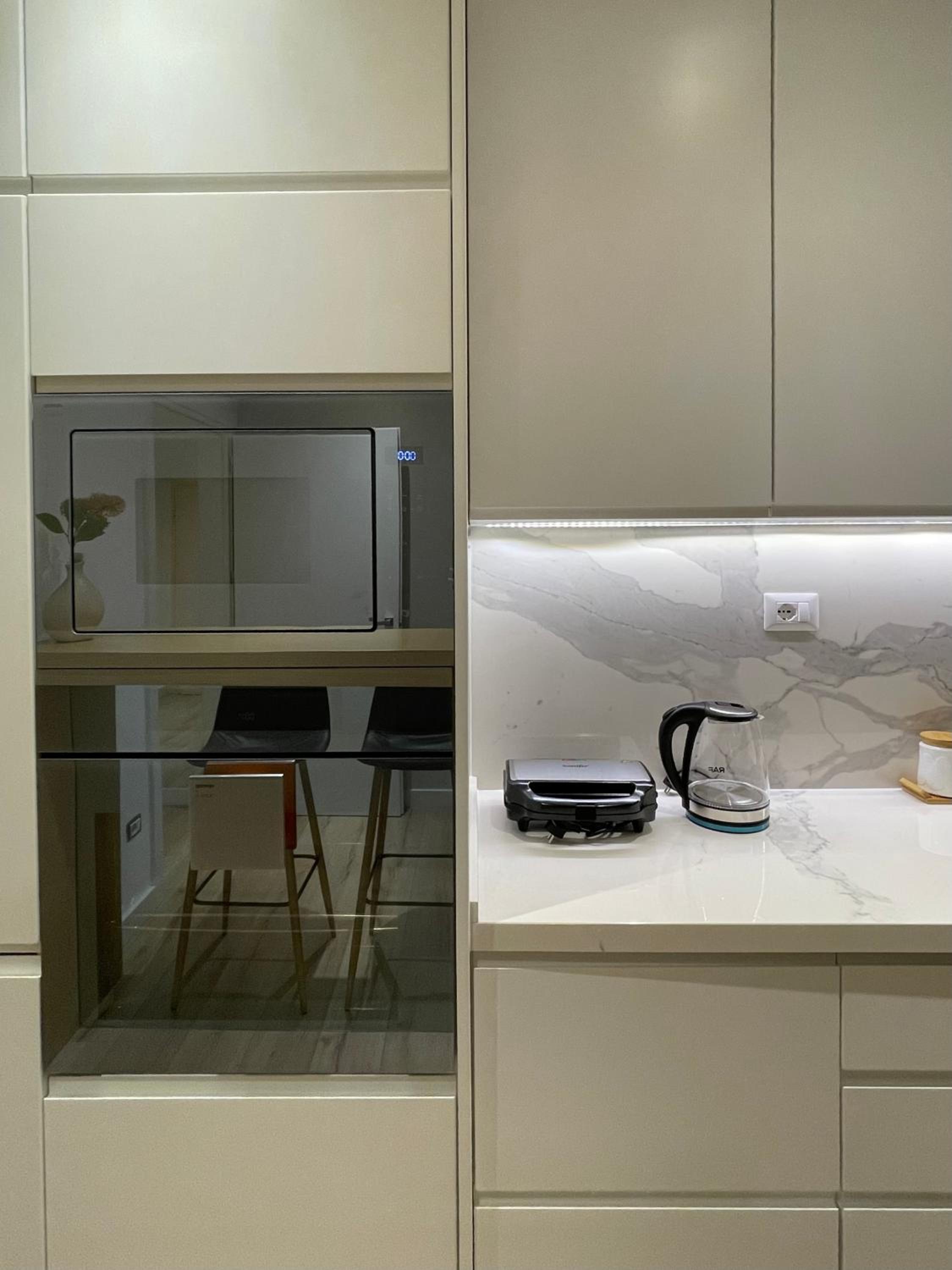 Luxury Lily's apartment