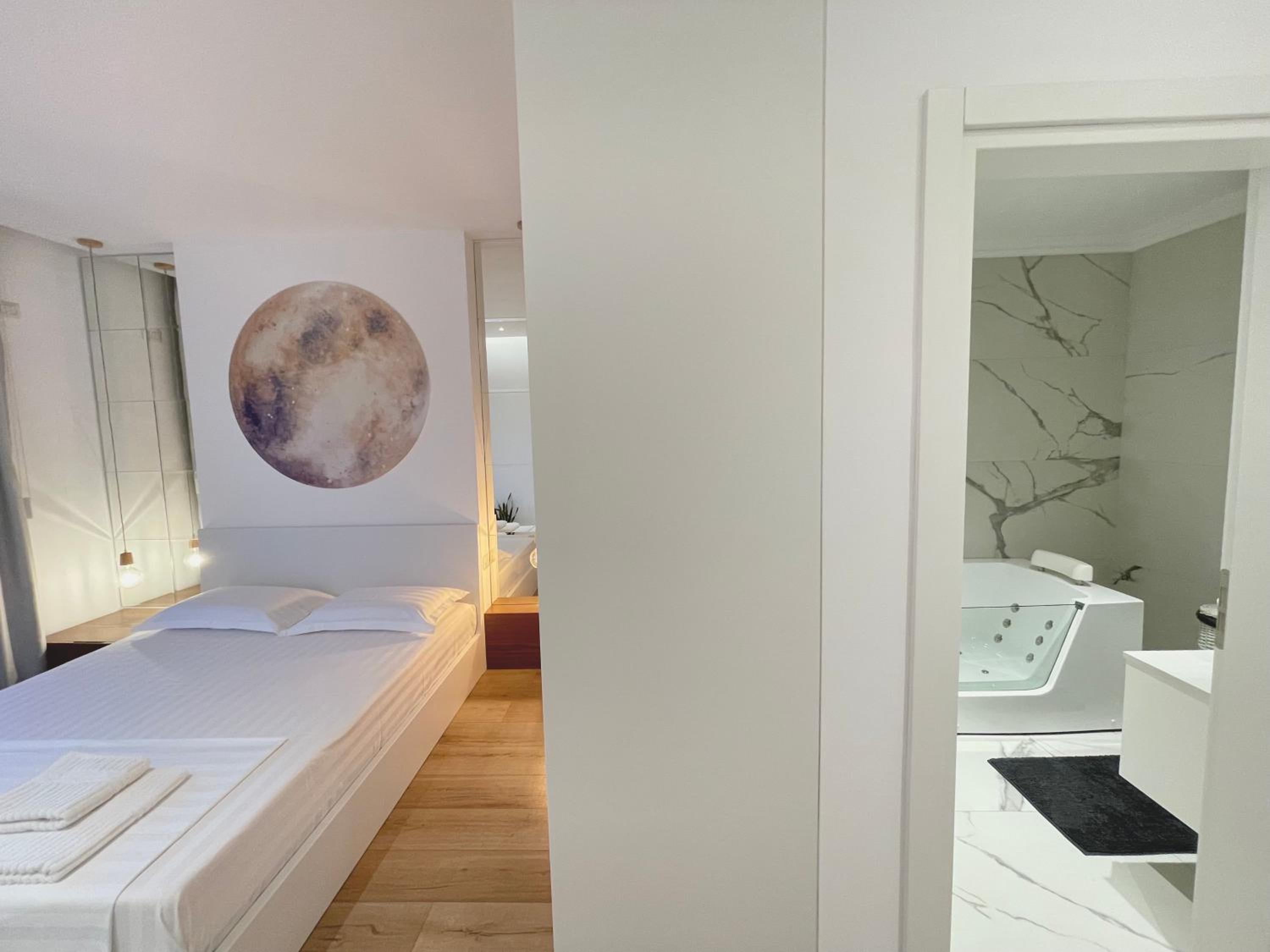 Luxury Lily's apartment