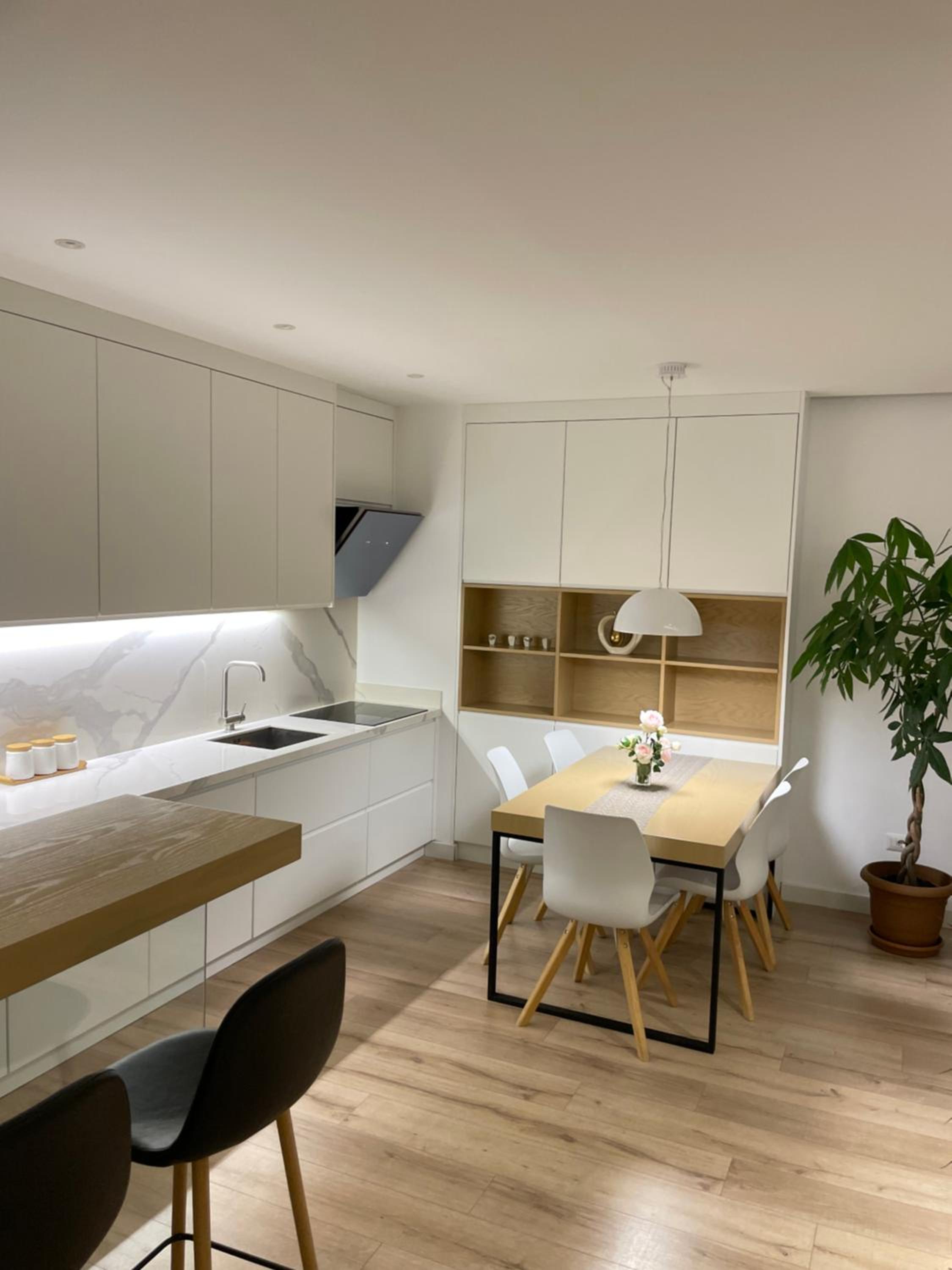 Luxury Lily's apartment