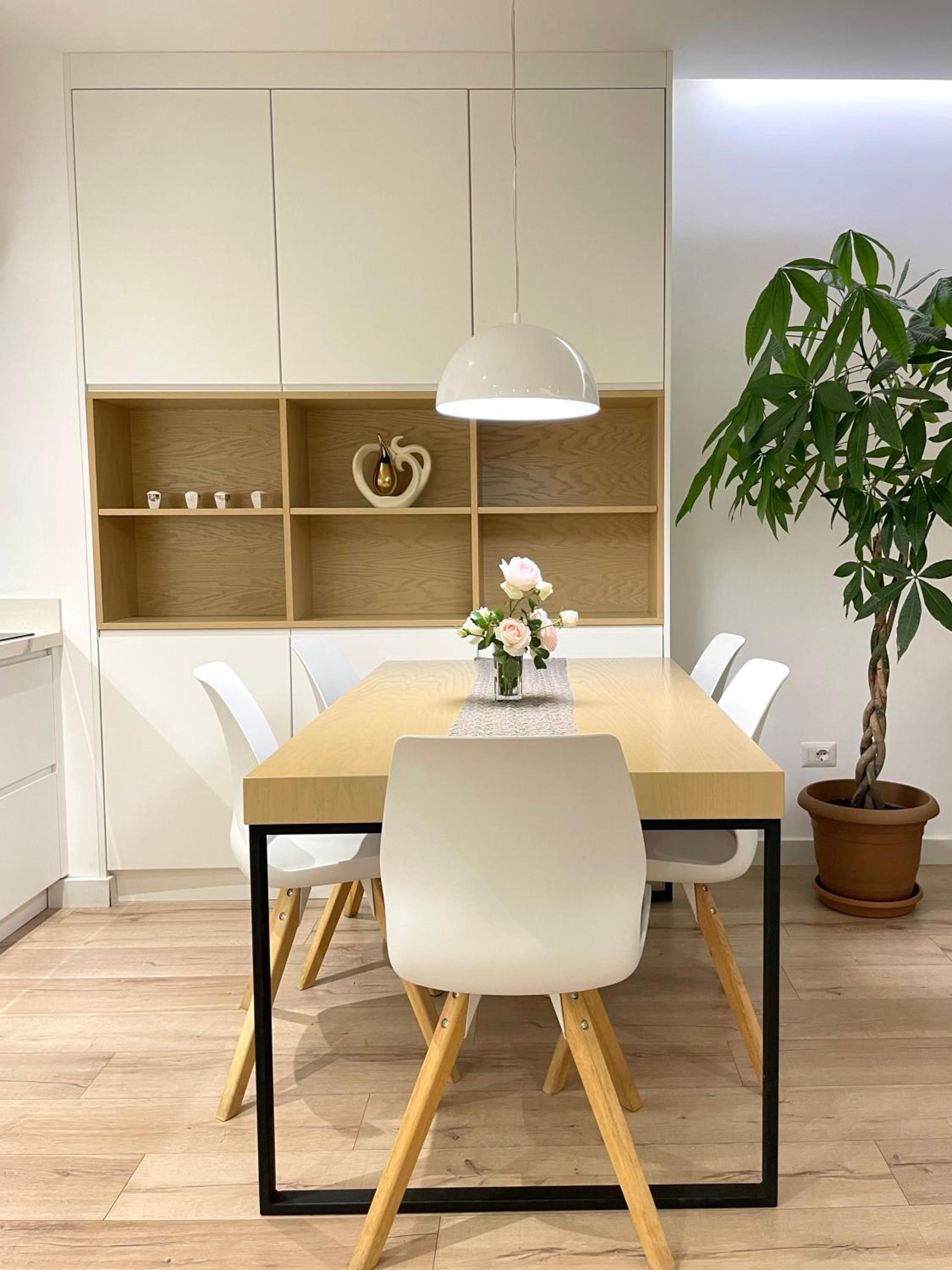 Luxury Lily's apartment