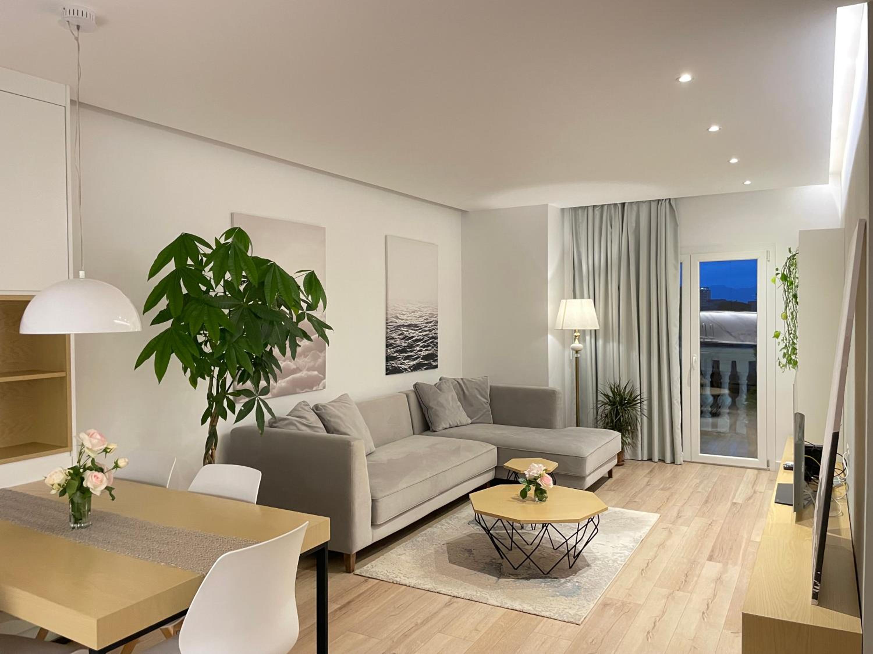 Luxury Lily's apartment