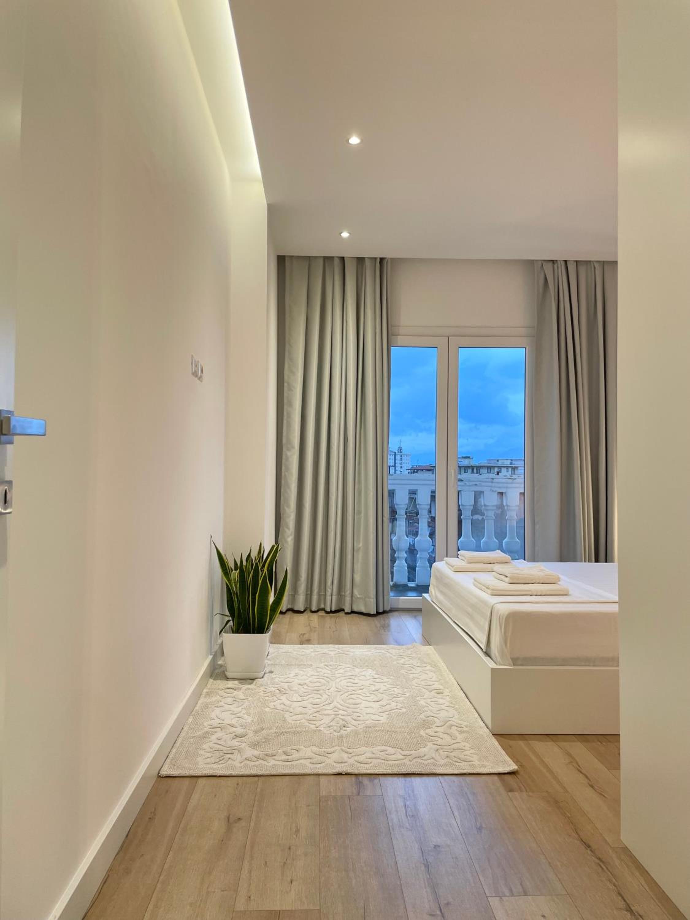 Luxury Lily's apartment