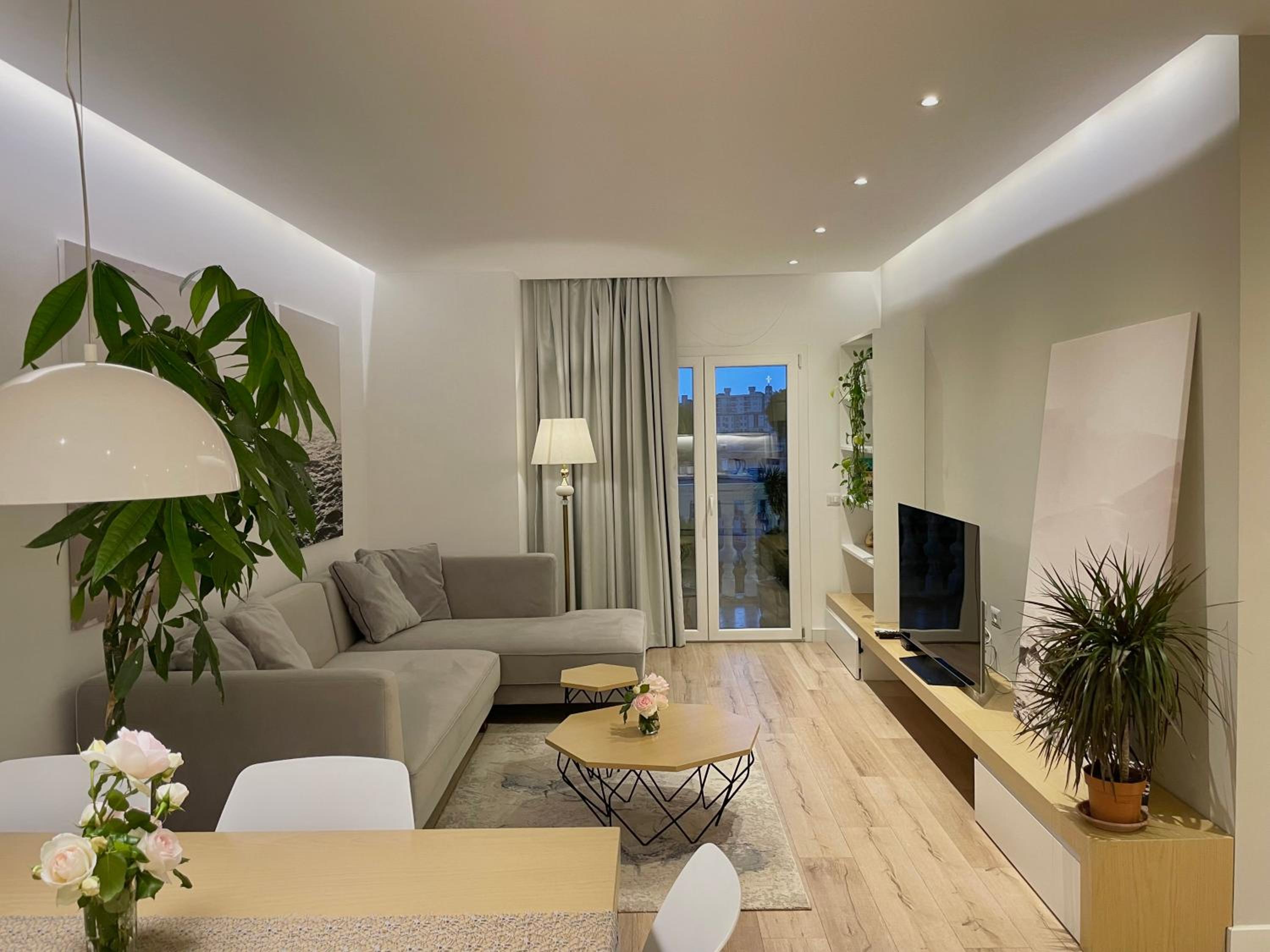 Luxury Lily's apartment