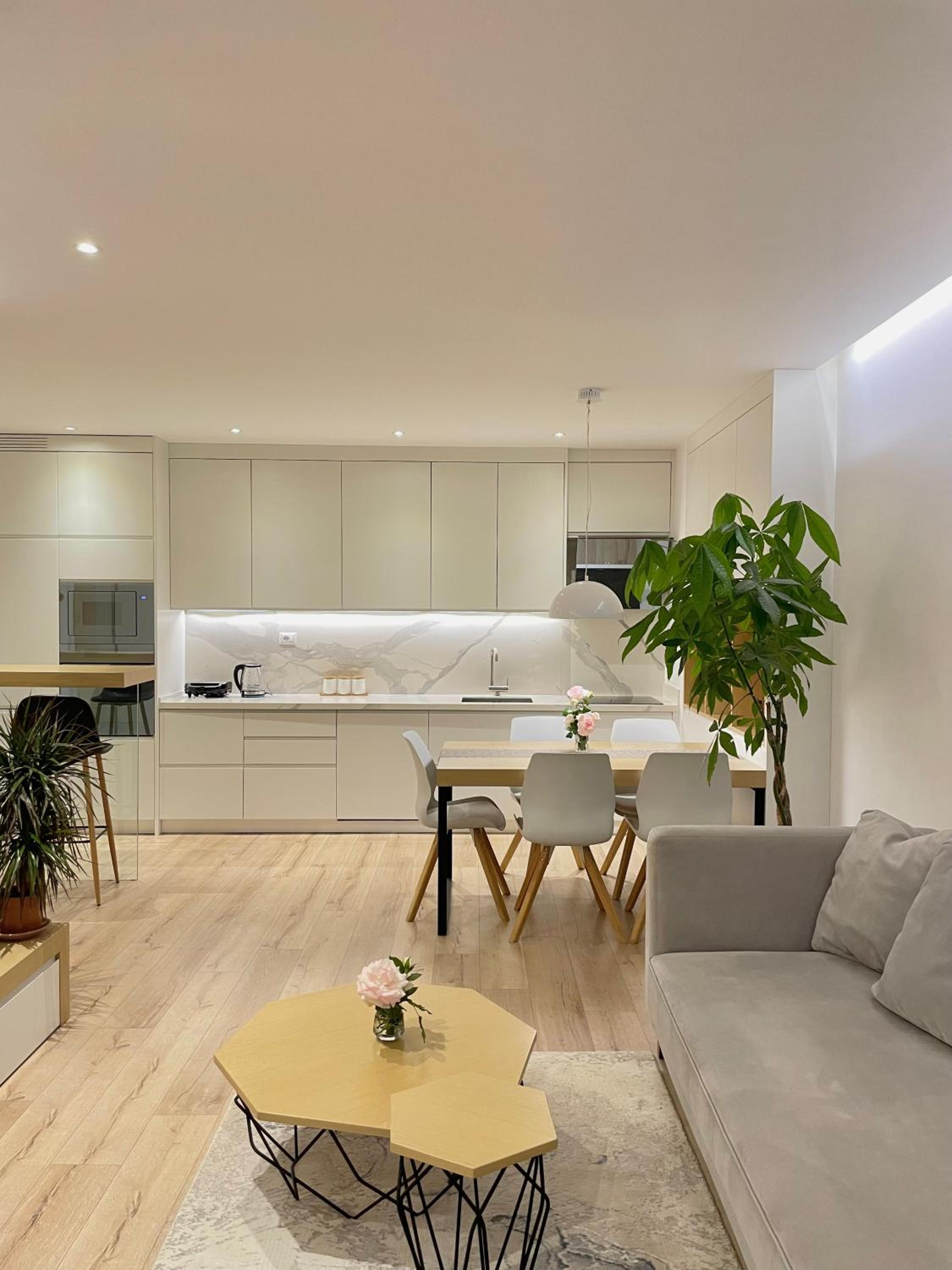 Luxury Lily's apartment