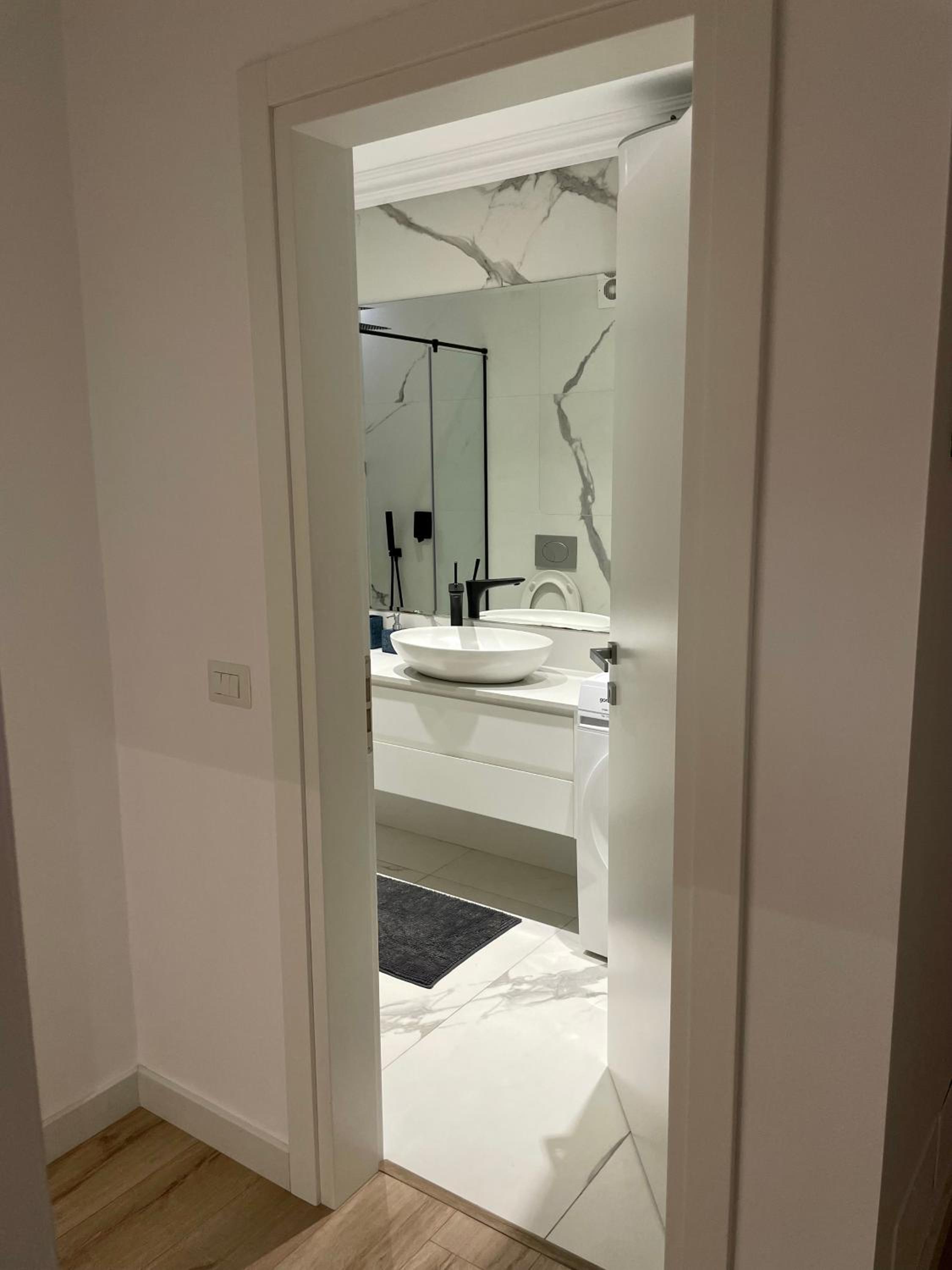 Luxury Lily's apartment
