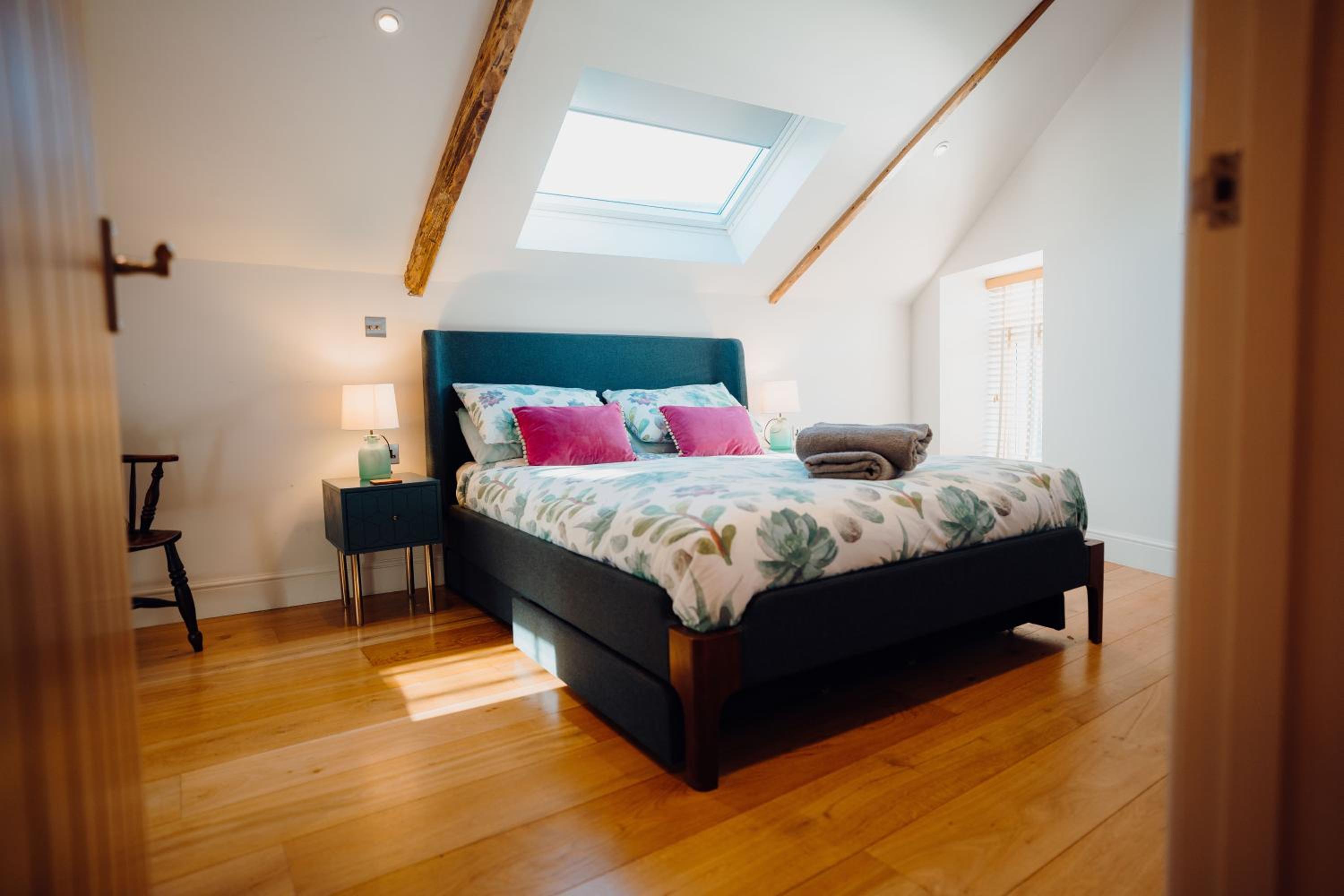Beautiful 1 bedroom apartment close to the Harbour view 5