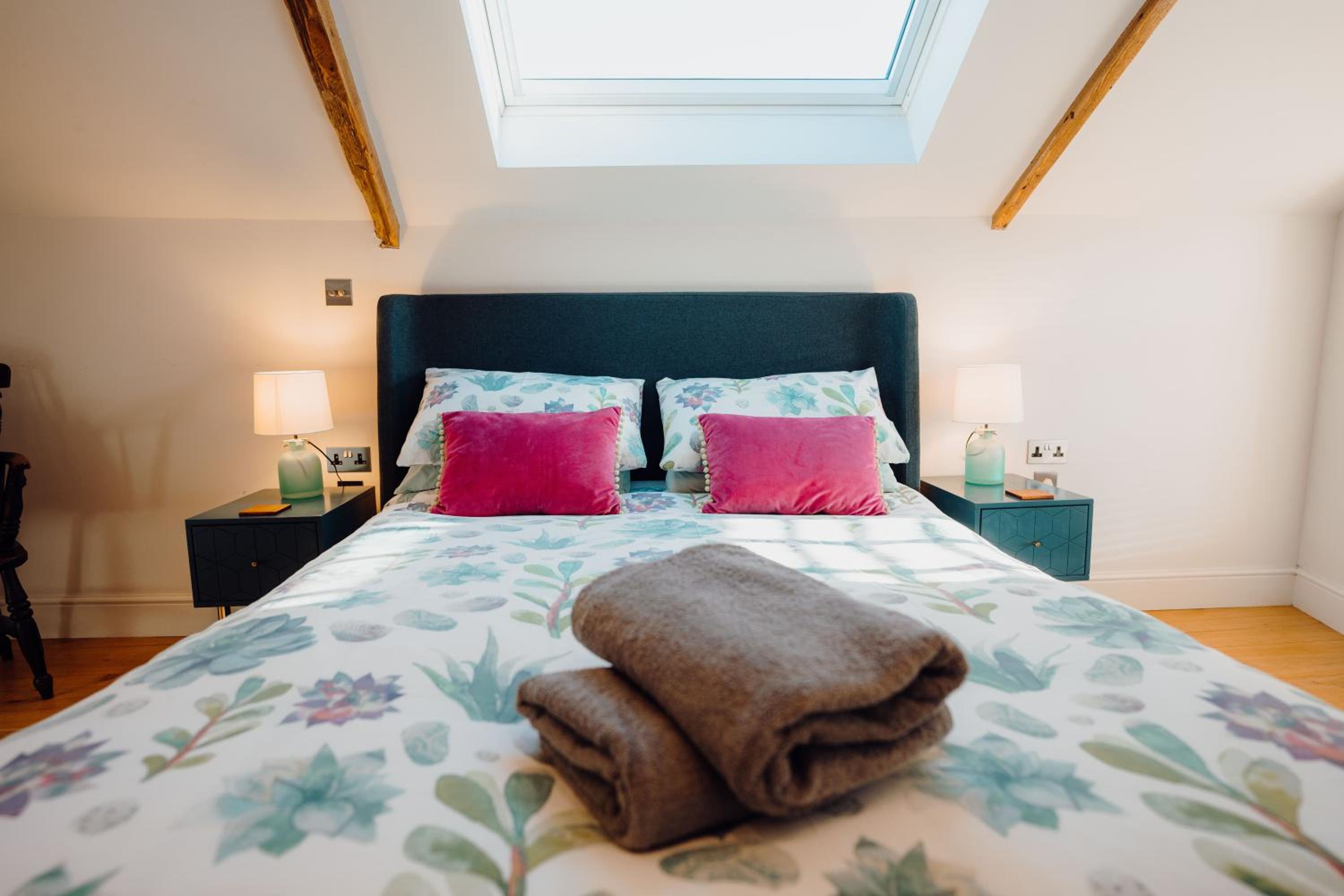 Beautiful 1 bedroom apartment close to the Harbour view 3
