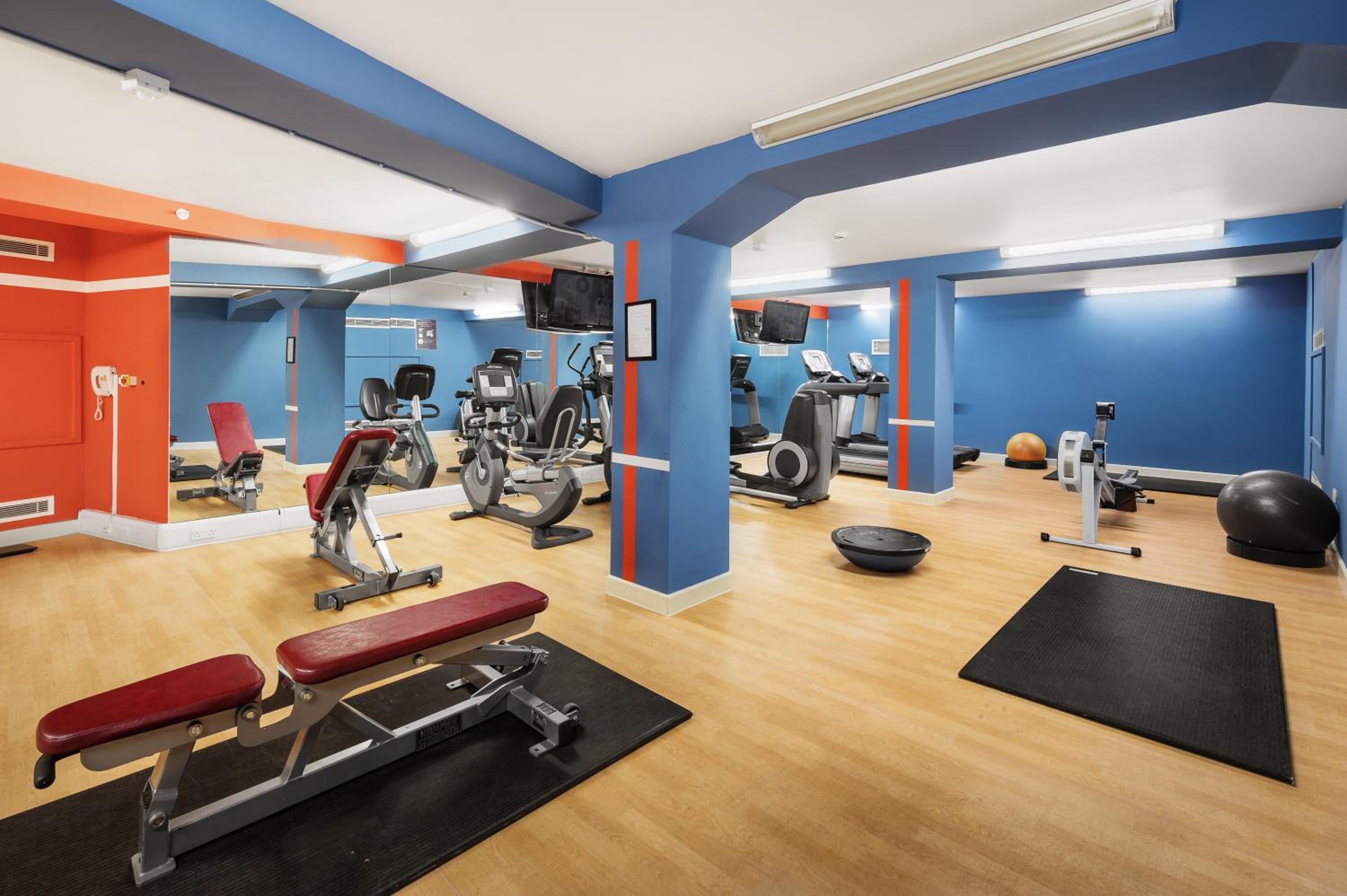 Horley Vacations - Courtyard by Marriott London Gatwick Airport - Property Image 7