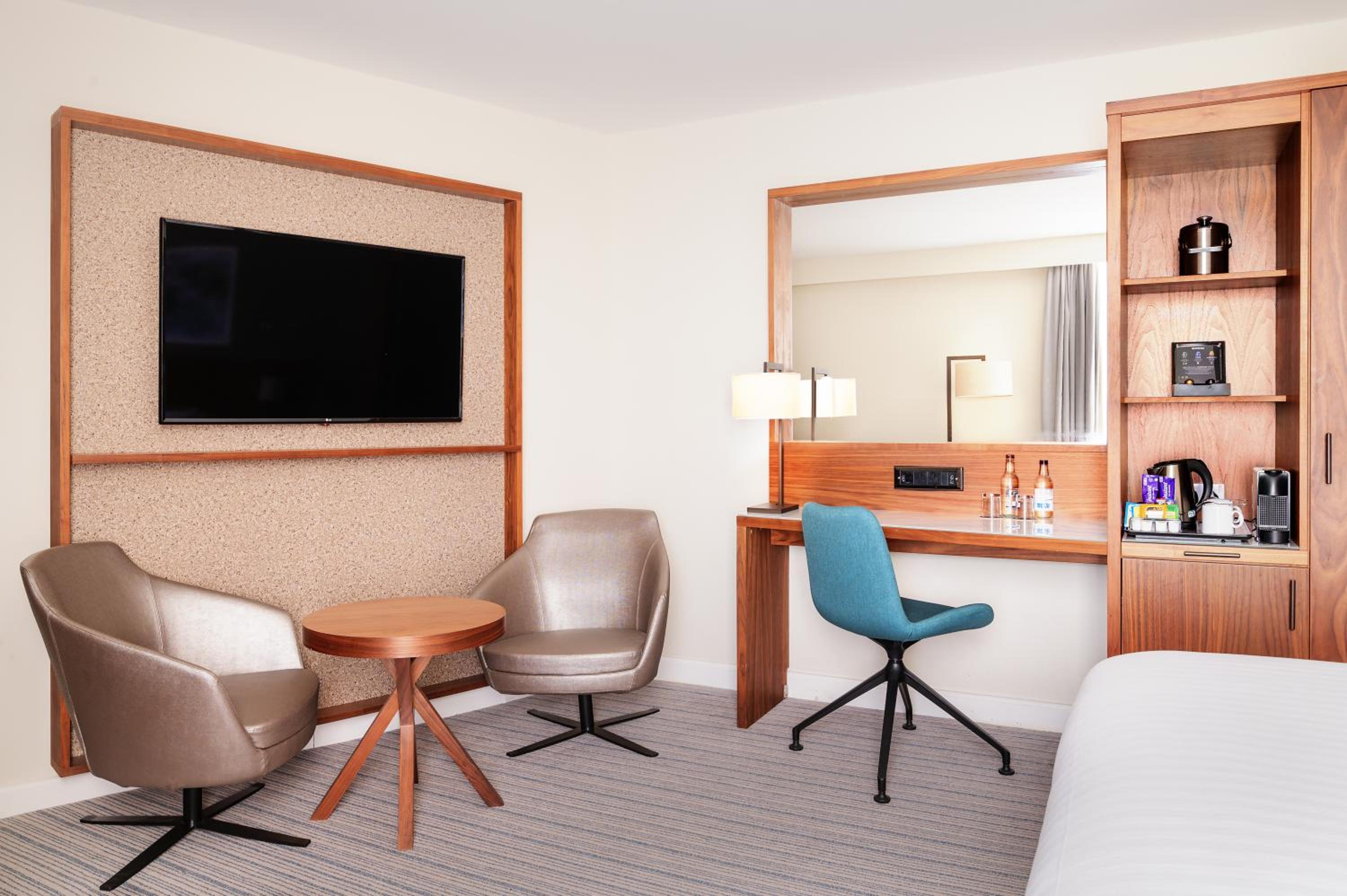 Horley Vacations - Courtyard by Marriott London Gatwick Airport - Property Image 5