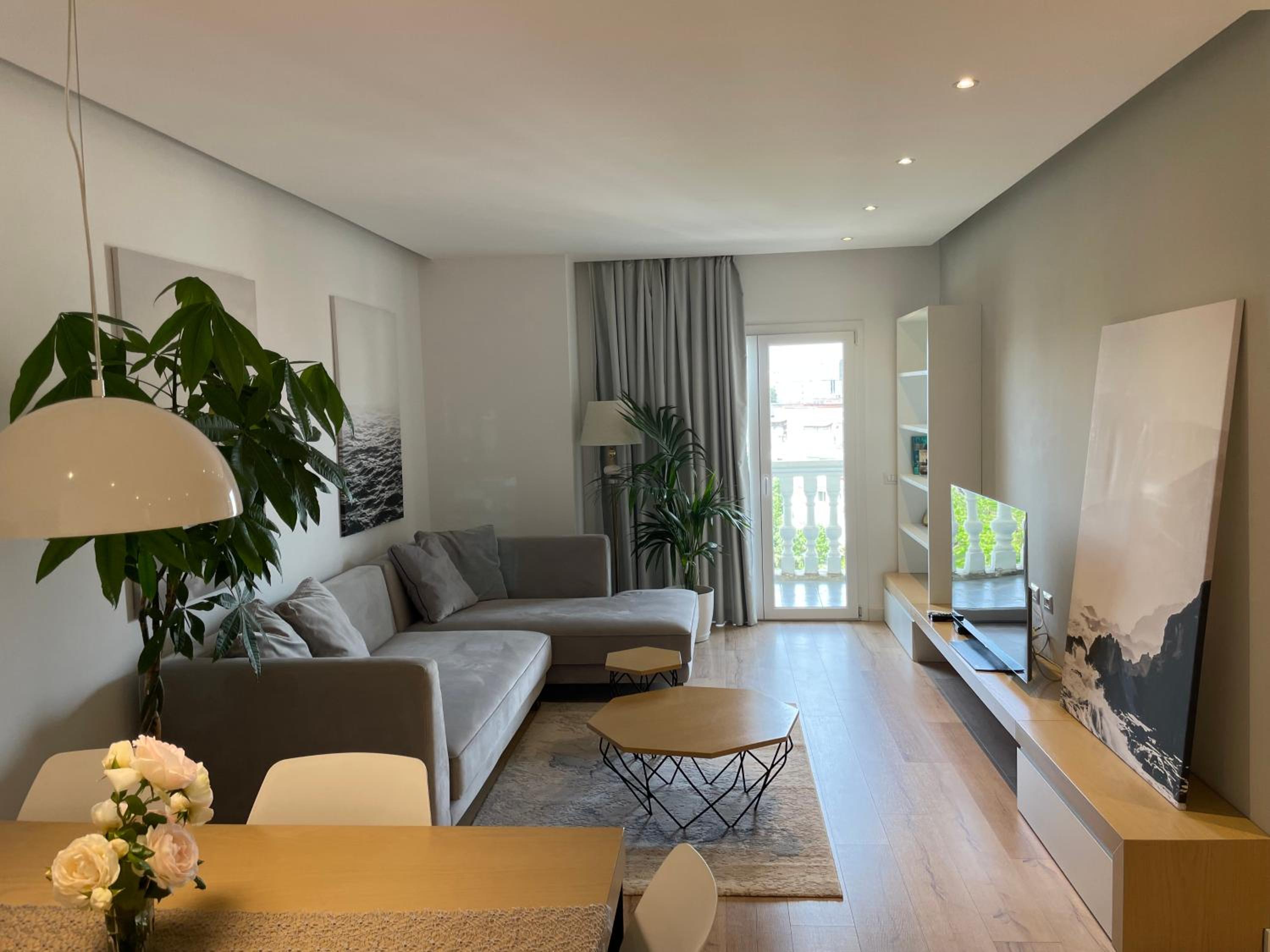 Luxury Lily's apartment