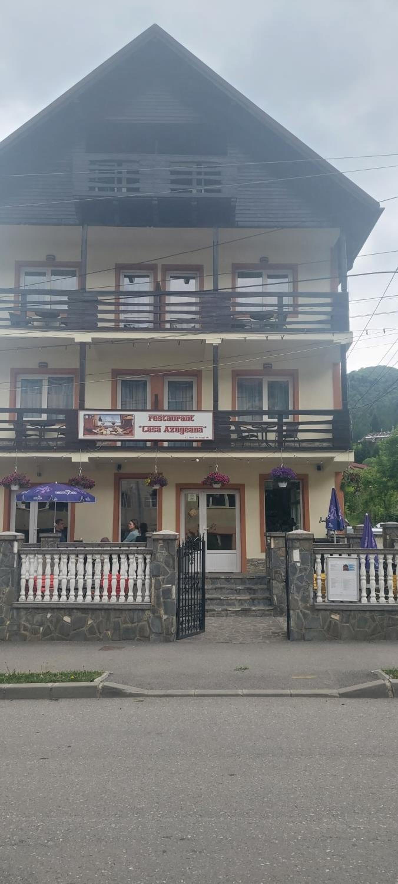 Casa Azugeana view 2