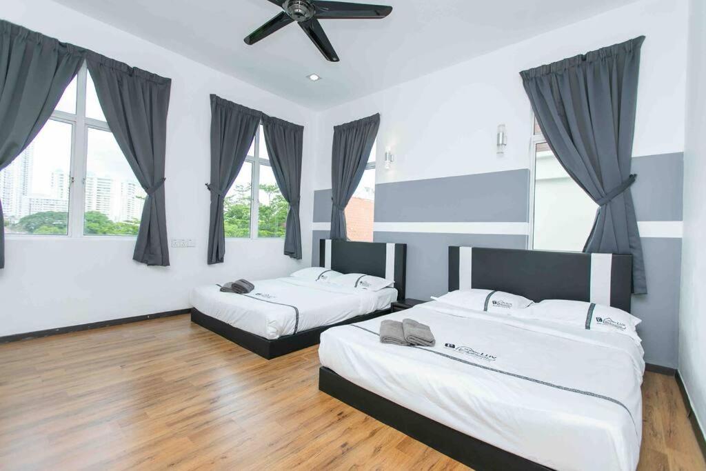 Georgetown Bungalow Pool table 5BR 20pax photo 7
